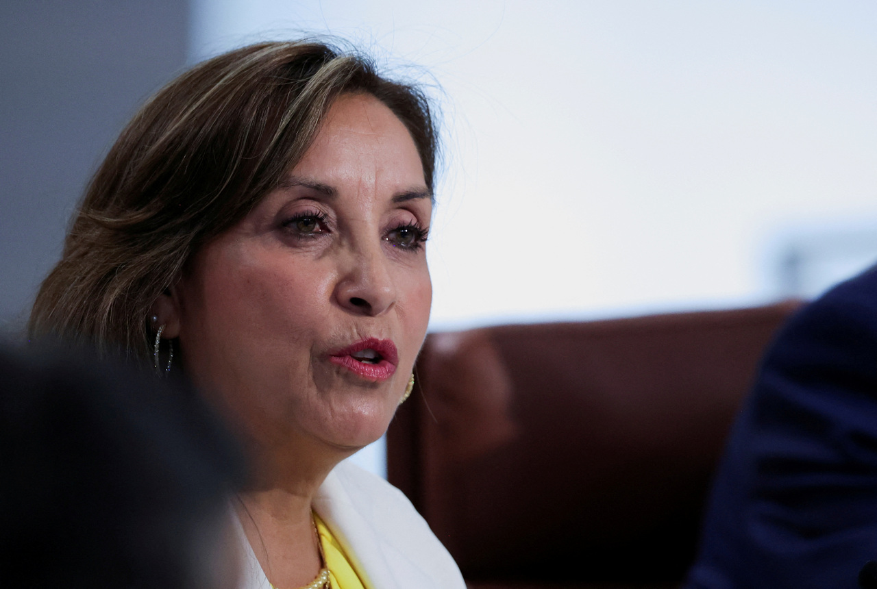 秘鲁总统博鲁阿尔特（图）正因佩戴来源不明的名表遭调查，就在她的办公室、住处刚被大规模搜索后，6名内阁部长今天突然请辞。路透