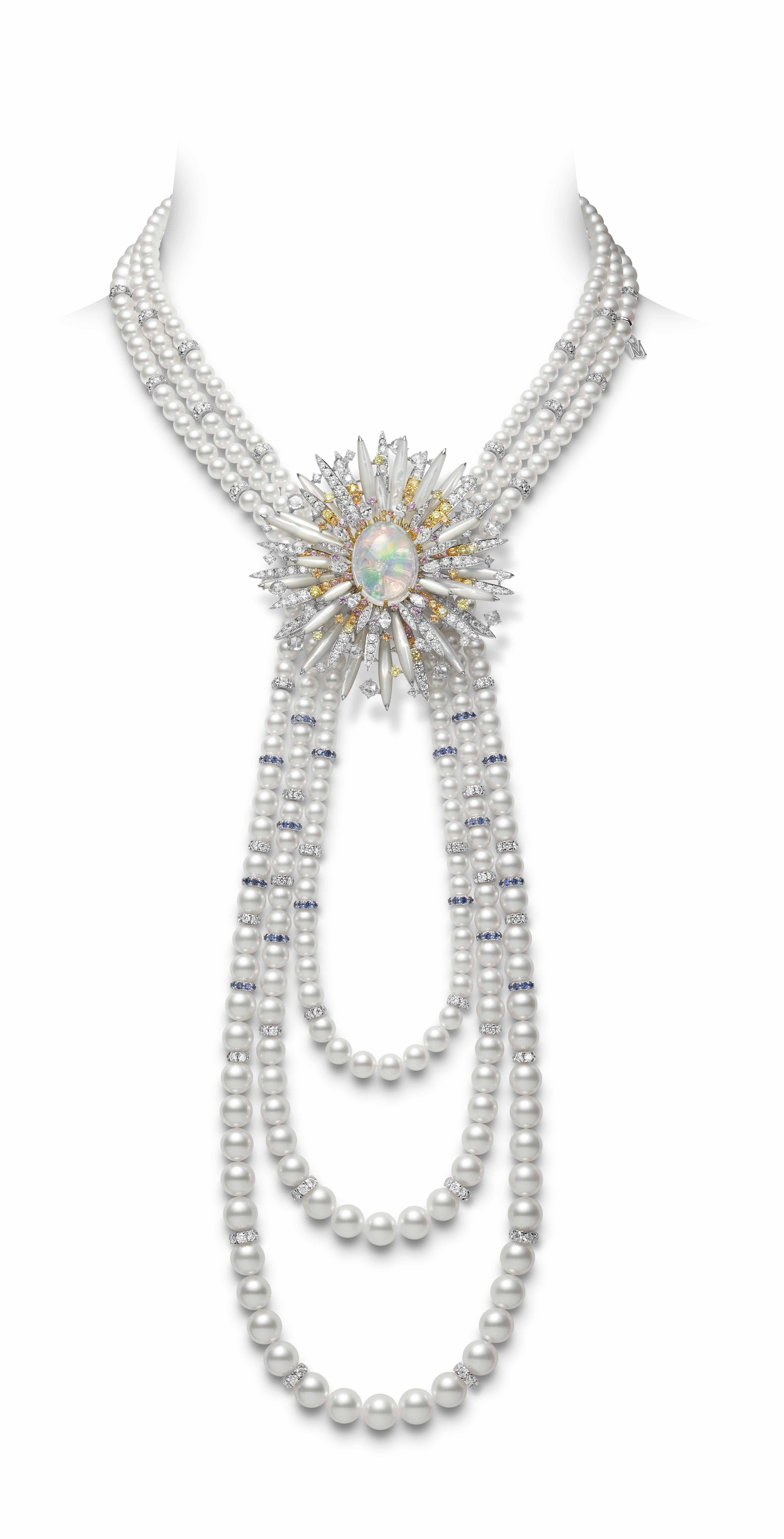 MIKIMOTO顶级珠宝系列「Praise to the Sea」海胆造型蛋白石胸针珍珠串炼，胸针，672万元；项链，308万元。图／MIKIMOTO提供