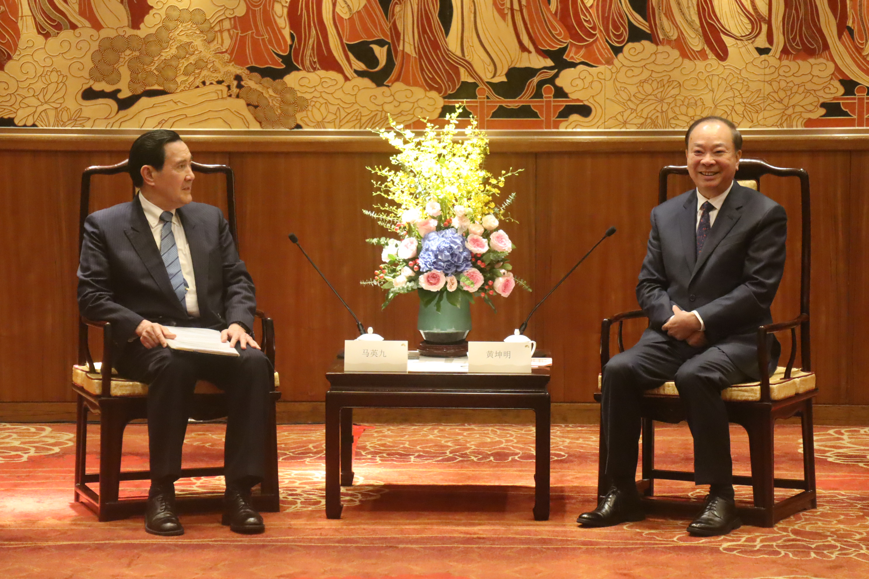 前总统马英九（左）2日晚间会见广东省委书记黄坤明，两次提到「国父」。记者廖士锋／摄影