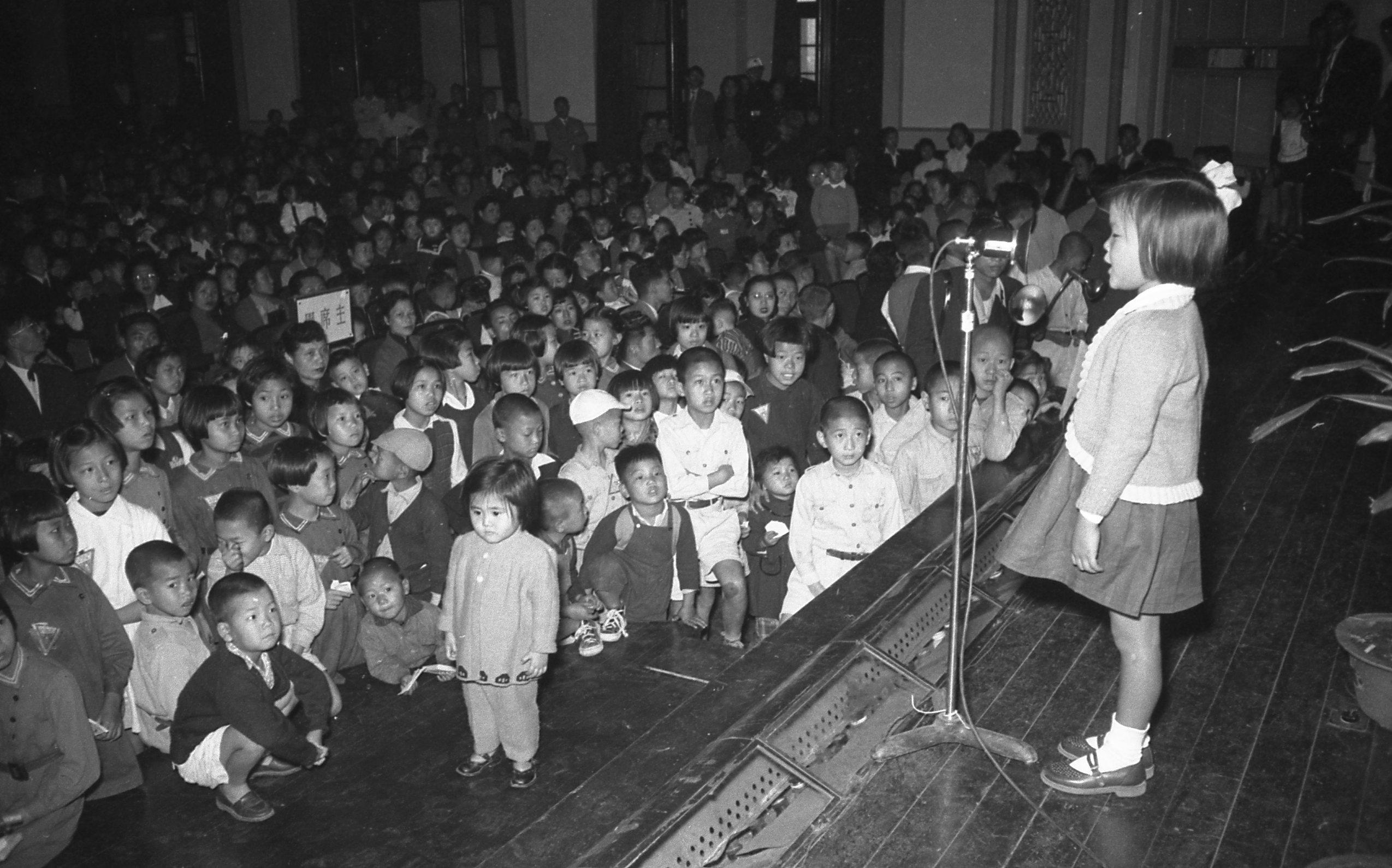 1954年4月4日，台北市各界在中山堂中正厅举行庆祝儿童节大会。图／联合报系资料照片