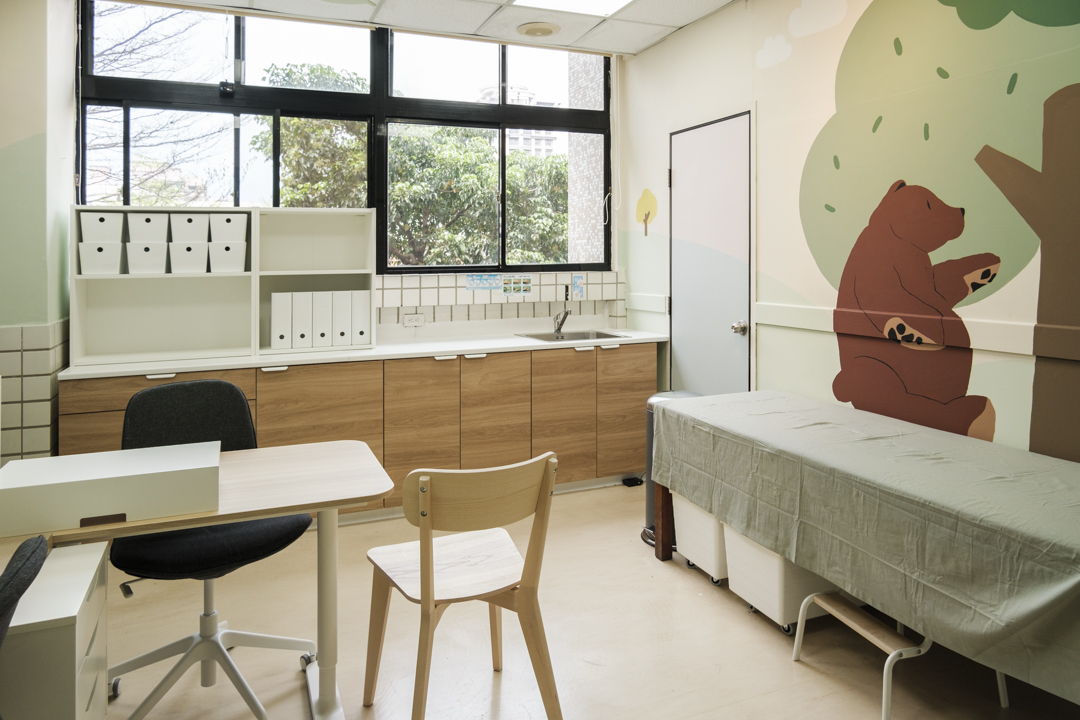 儿童诊间融合北欧风进行设计，整体空间视觉柔和但不失童趣。图／IKEA提供