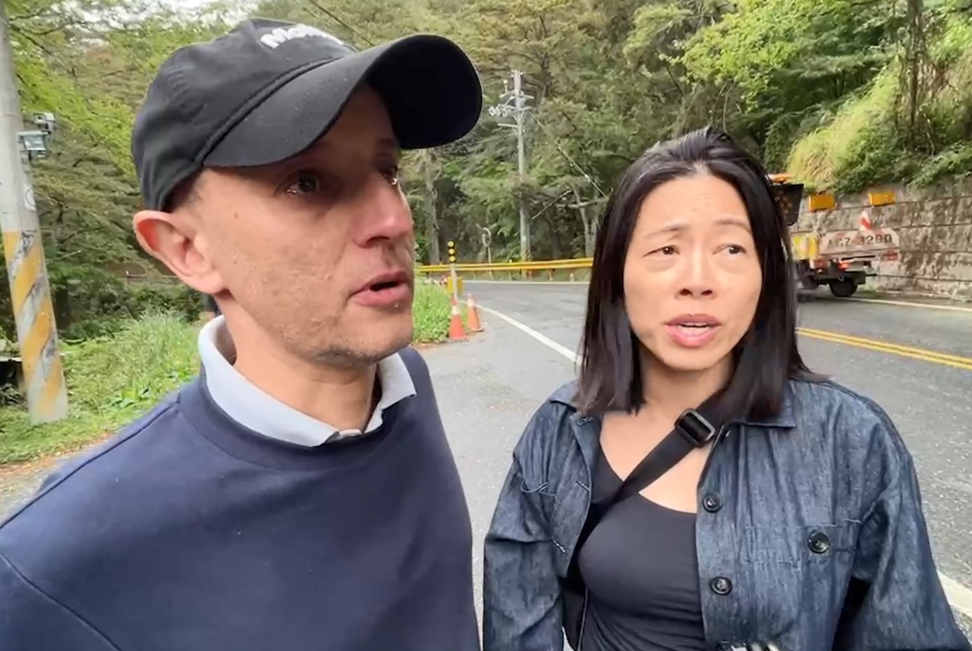 台湾前驻纽西兰代表蔡尔晃的女婿Dimitris Belbas（左）在强震后协助救人，他今与妻子现身，回想当时状况一度哽咽。图／读者提供
