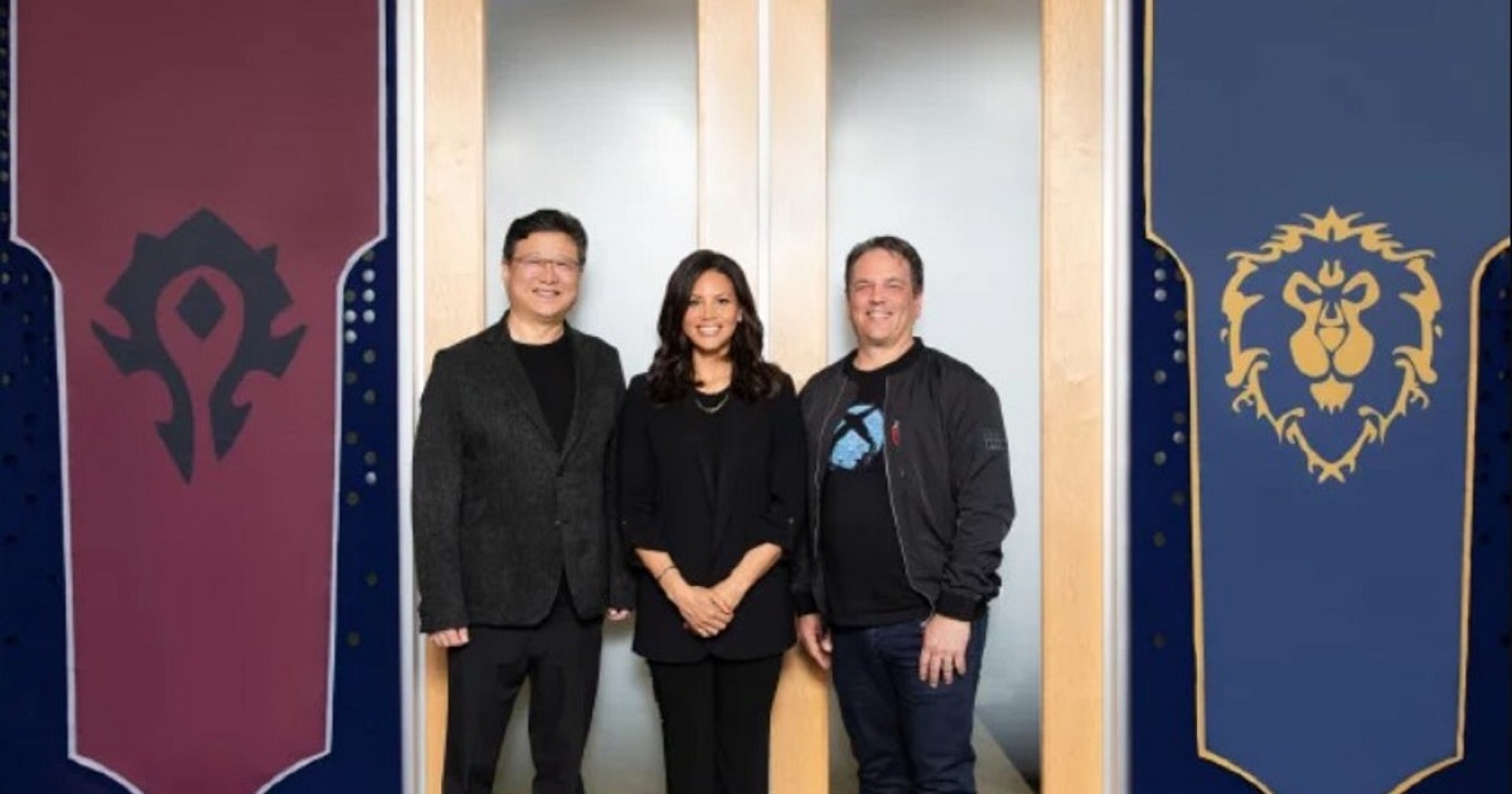 网易CEO丁磊（左起）、暴雪娱乐总裁法里斯（Johanna Faries）、微软游戏CEO斯宾塞（Phil Spencer）。 （暴雪中国微博）