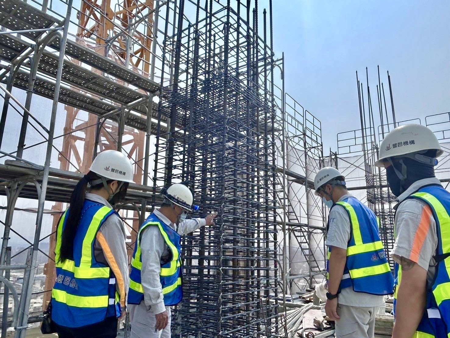 面对台湾地震频繁，丰邑机构一直致力于研究和采用更安全的建筑工法。丰邑机构提供