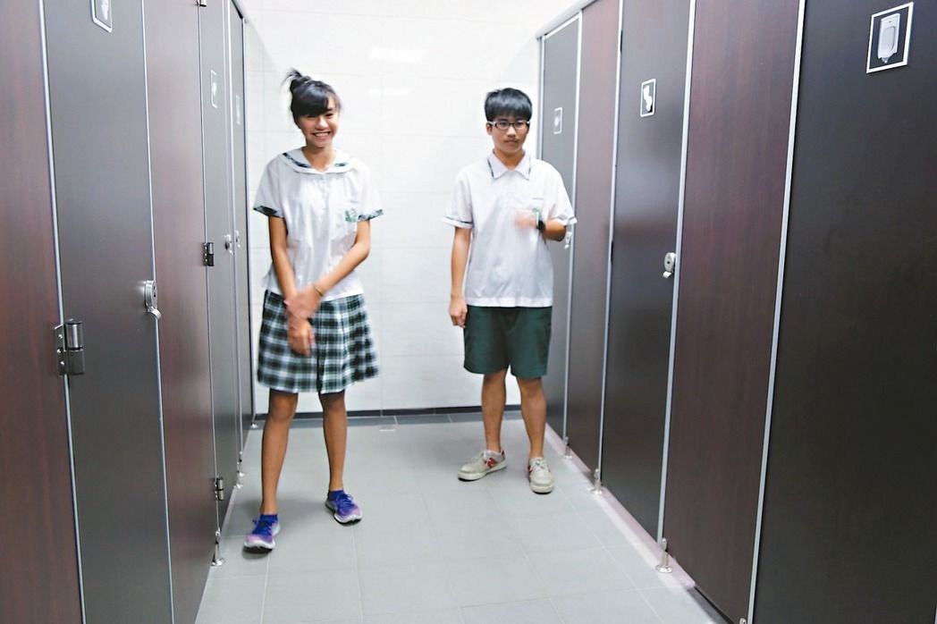 台北市教育局统计，目前共有174校设立性别友善厕所，局长汤志民说，用环境推动相关教育是最有效的，盼3年内达「一校一间」目标。图／联合报系资料照