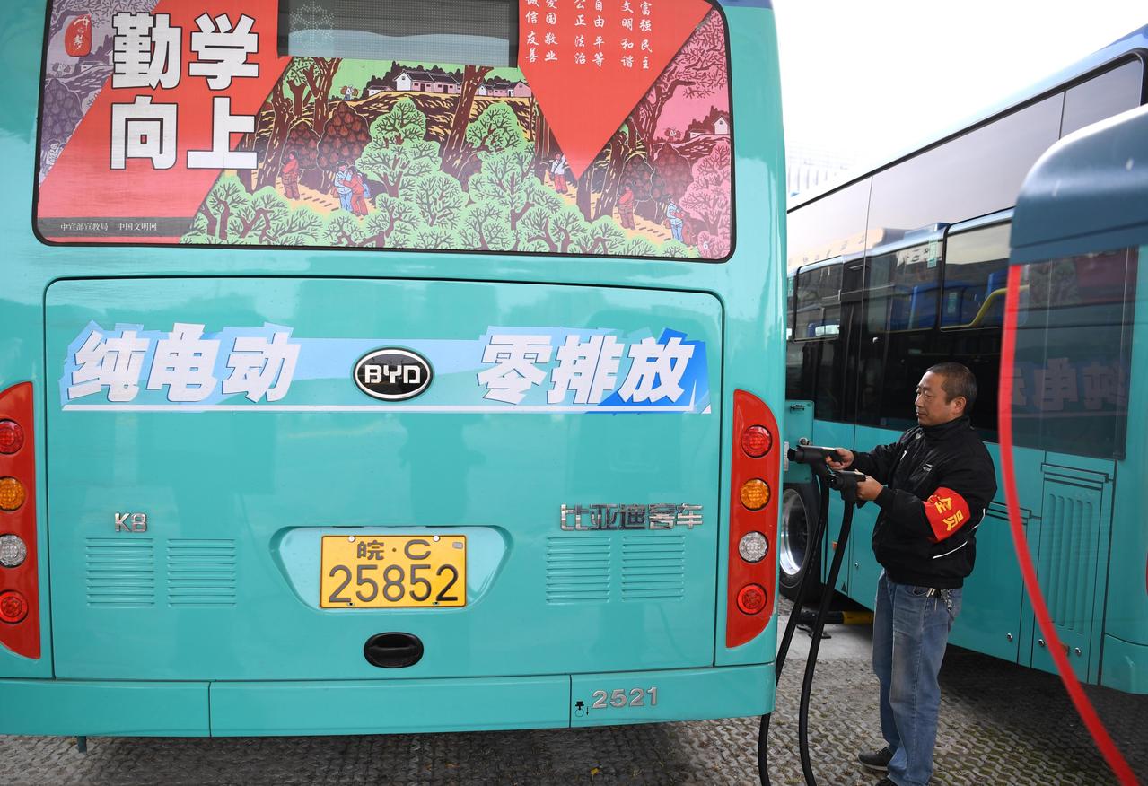中国大陆公车。示意图／新华社