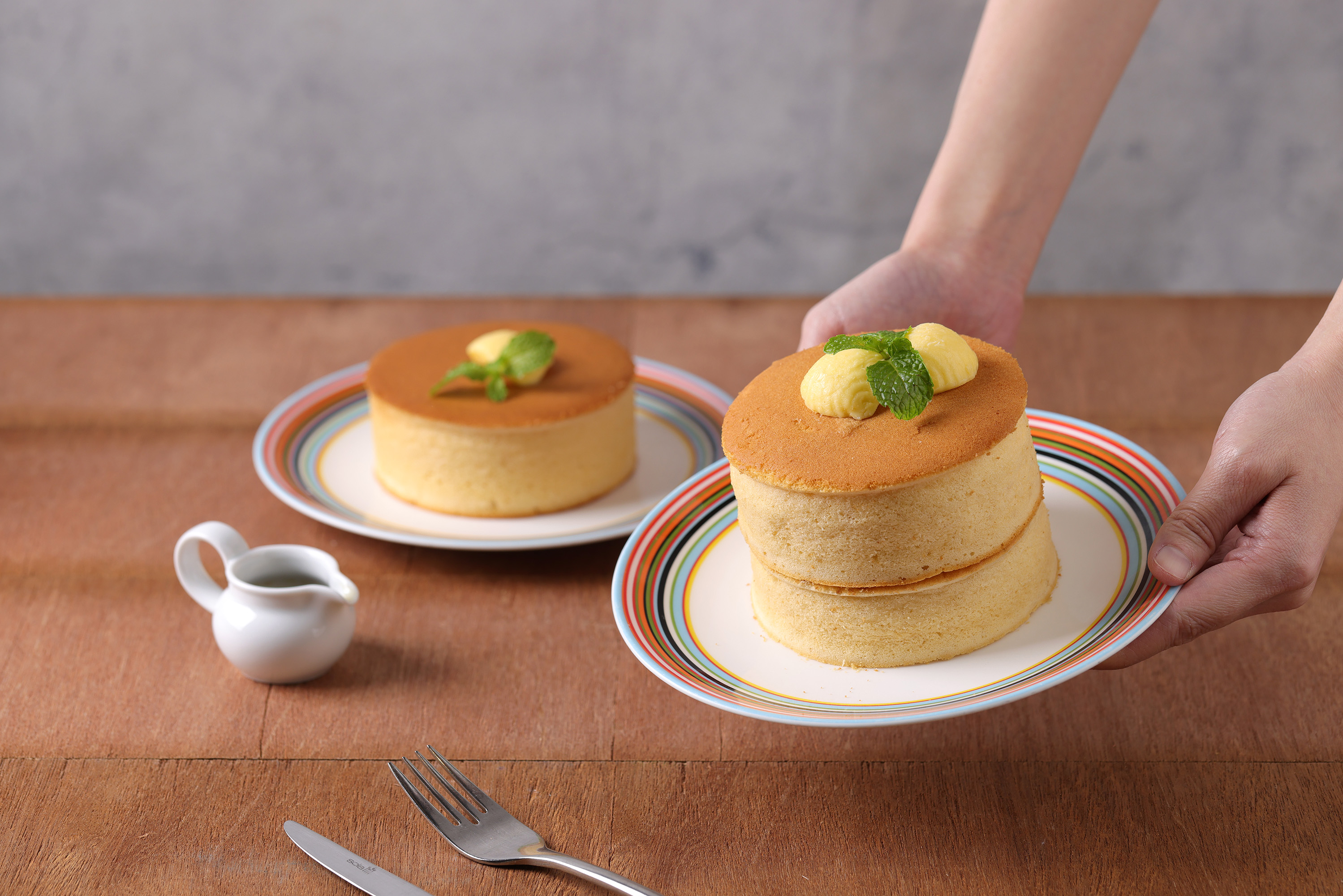 杏桃松饼屋庆祝登台11周年，推出「苏芙蕾厚松饼」升级优惠方案。图／杏桃松饼屋提供