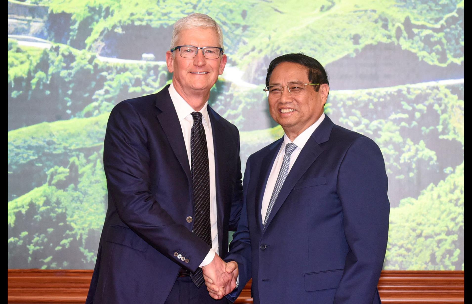 苹果公司执行长库克近日访问越南，并于16日与越南总理范明政会面。（法新社）