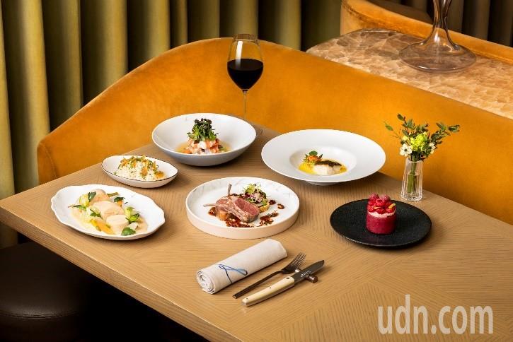 国泰航空与米其林星级法国餐厅Louise等香港知名餐厅合作，推出全新机上餐点。图／国泰航空提供