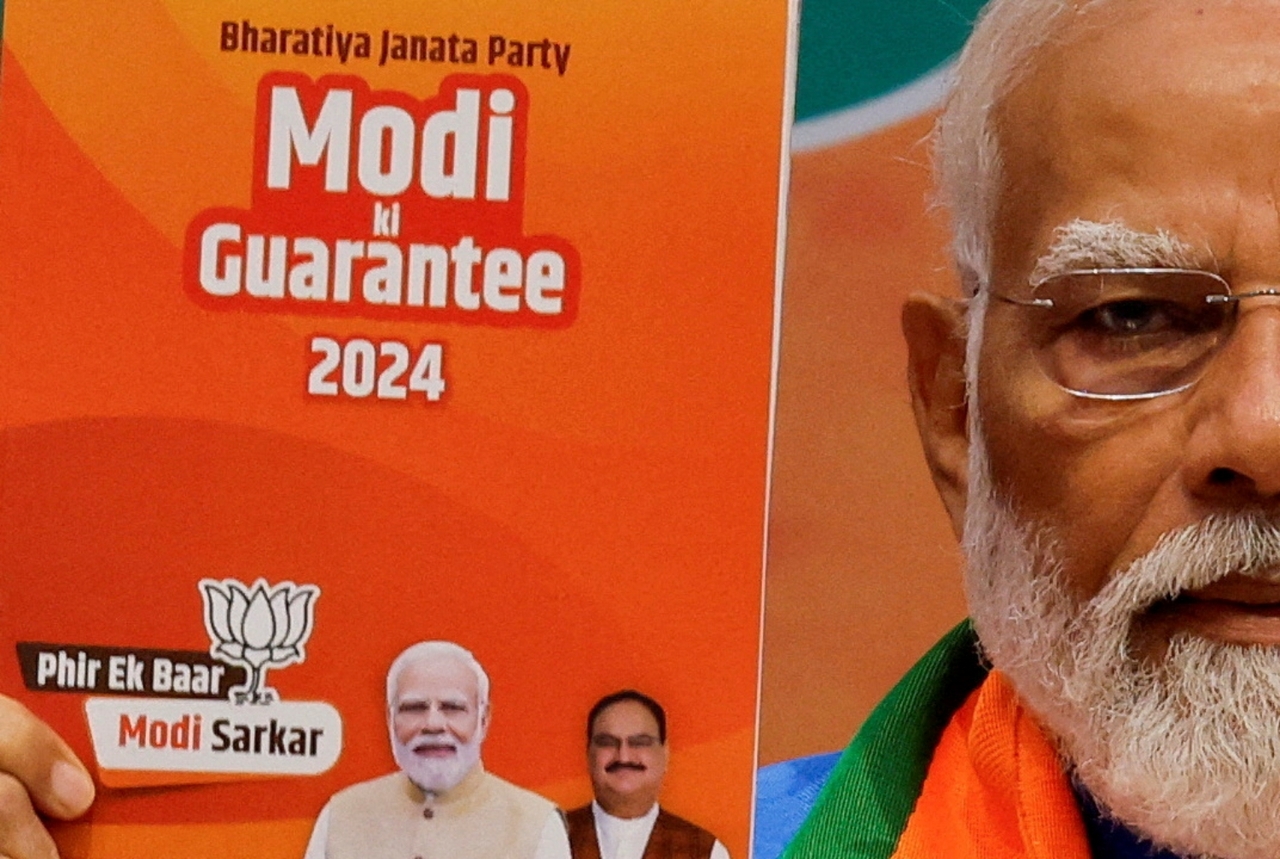 本次大选，总理莫迪领导的印度人民党（BJP）可望拿下多数席次，然而莫迪近年加强偏袒印度教徒的政策引发许多冲突，国内居高不下的失业率与经济议题也备受关注。 图／路透社