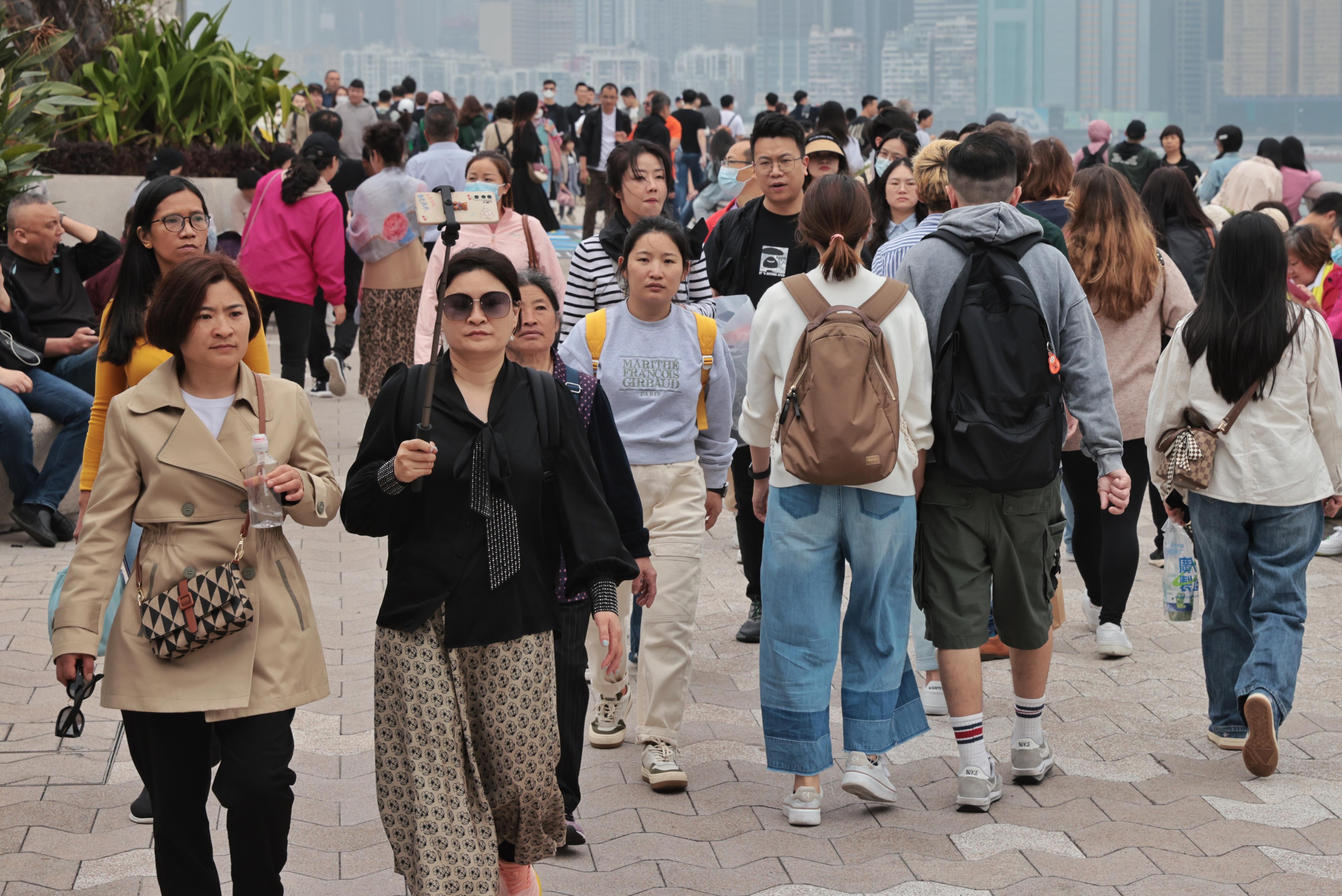 今年首季访港旅客已超过1,100万人次，其中逾七成来自中国大陆。（中通社）