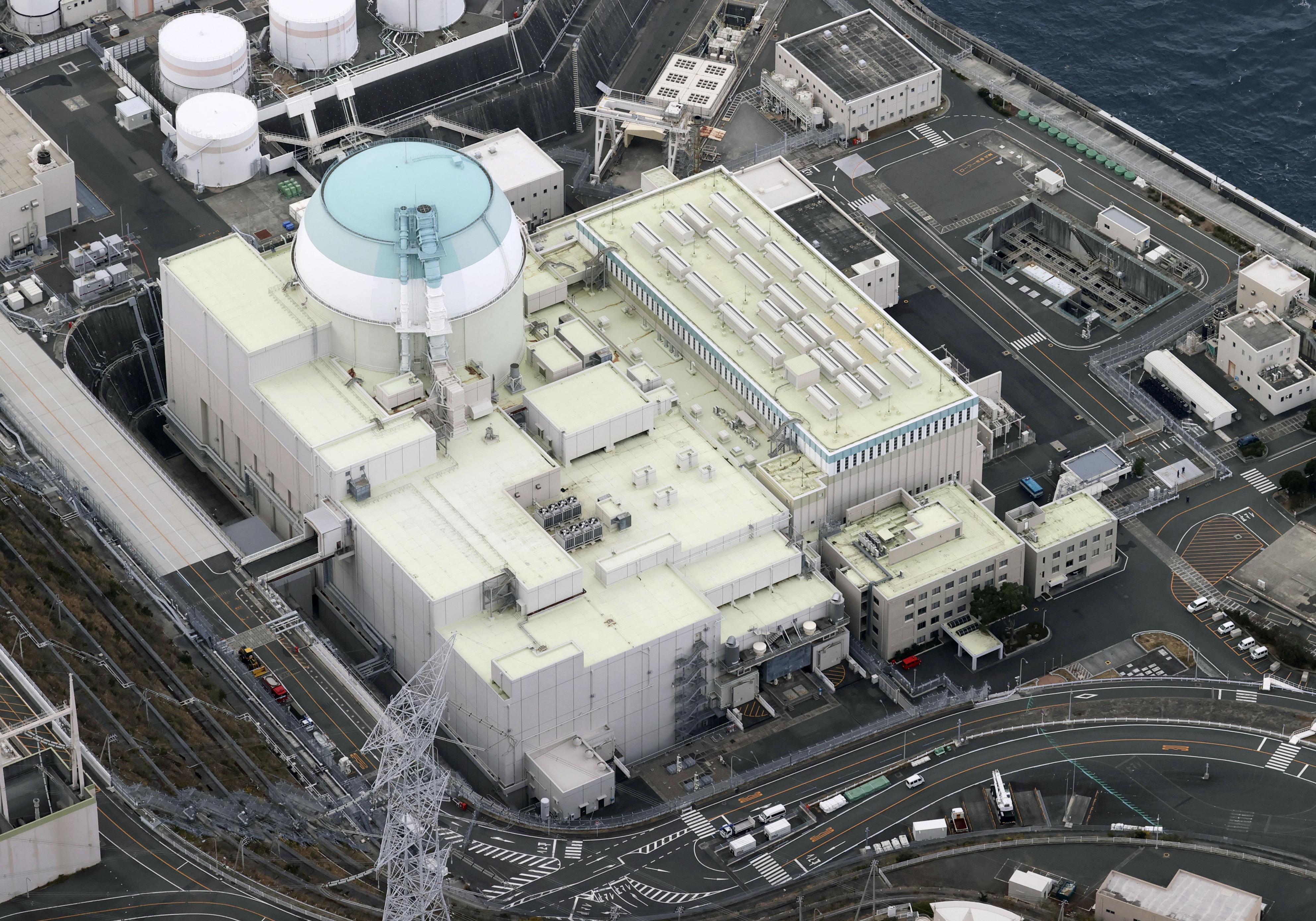 受到强震影响，日本爱媛伊方核能发电厂3号机的加热器水槽阀故障，四国电力表示，不影响运转，也没有辐射外泄的危险。路透