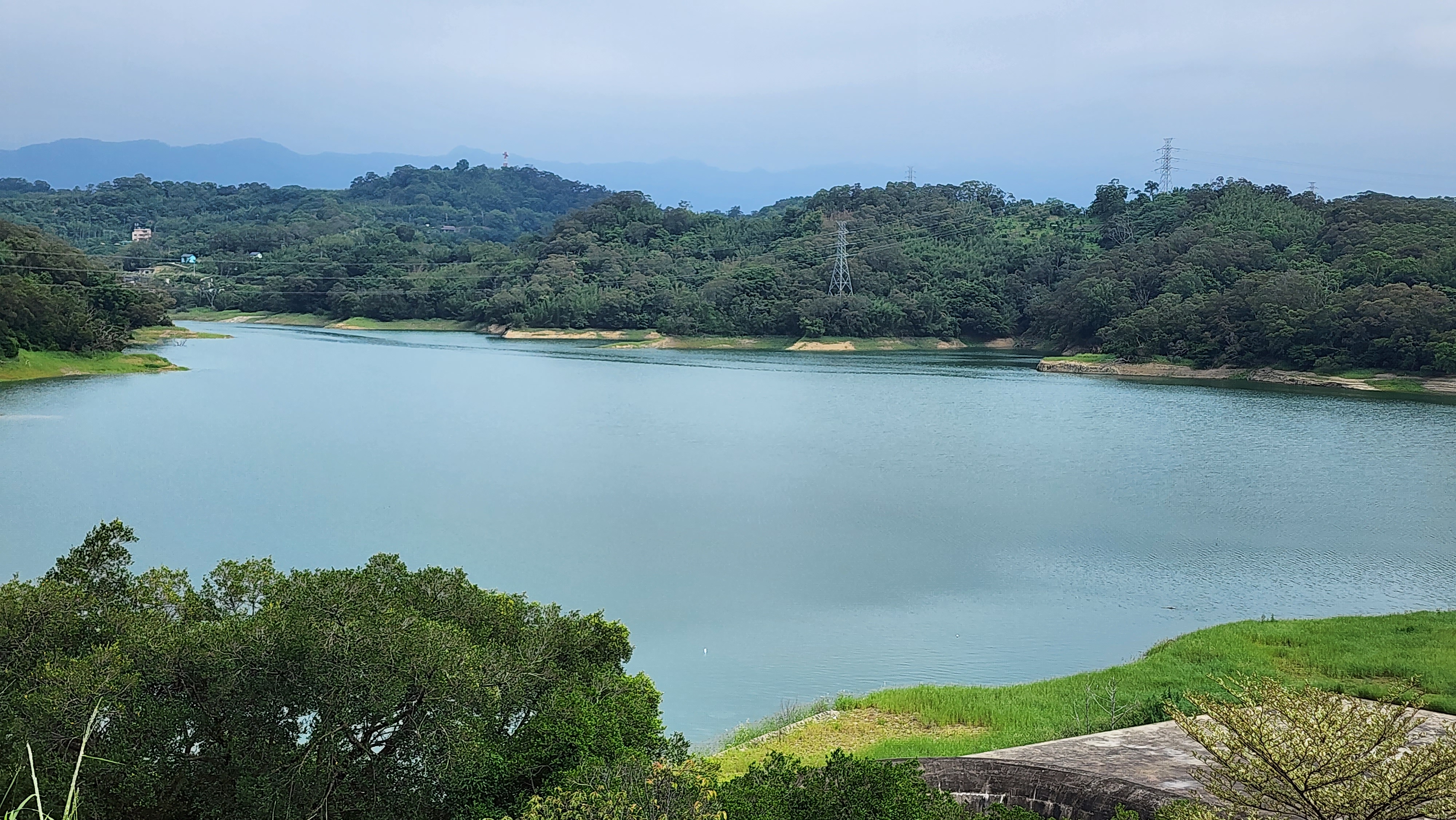 苗栗县永和山水库去年5月蓄水量高的美景，但目前蓄水率仅剩约50％。联合报资料照片