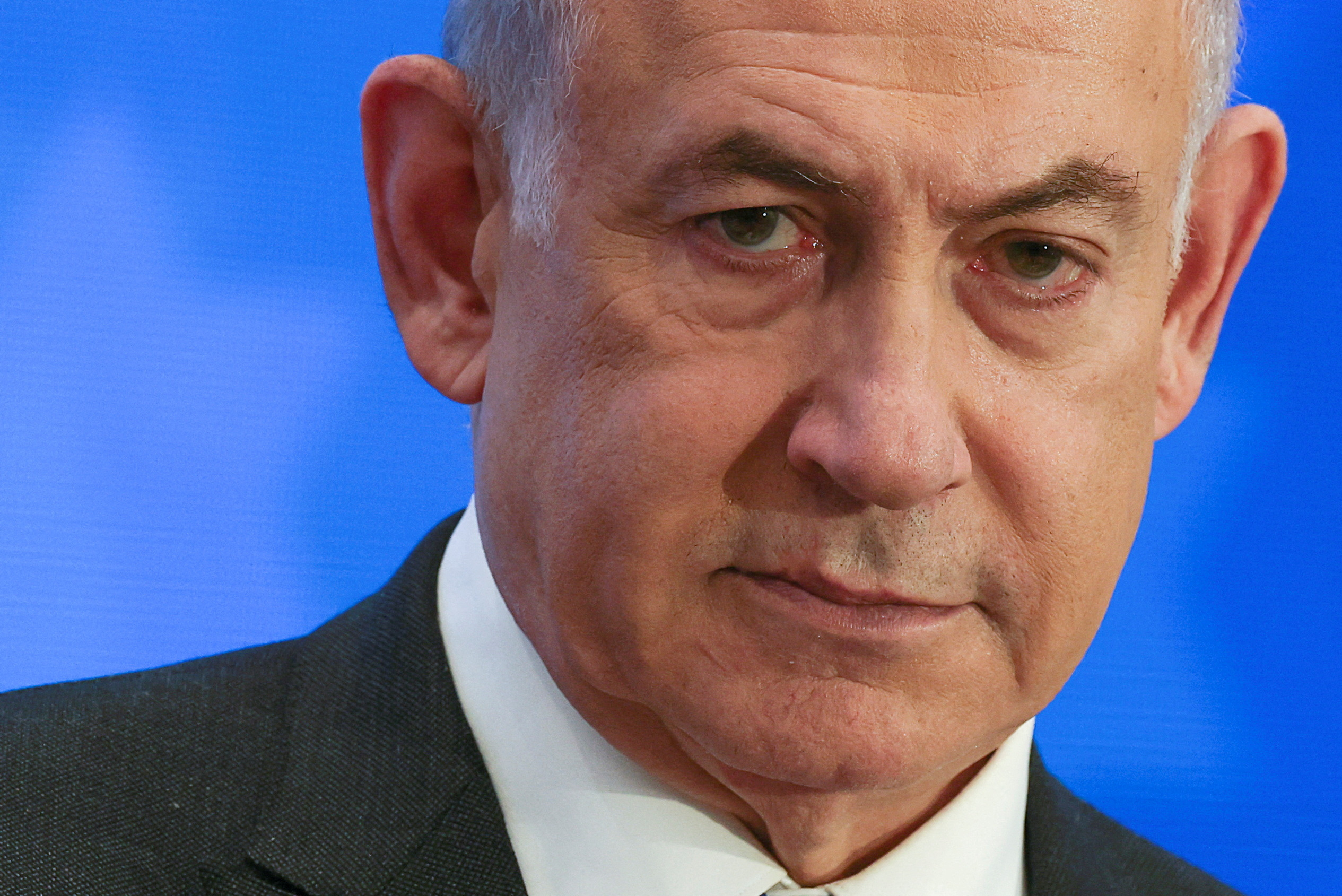 以色列军方暂不回应是否开攻伊朗。路透