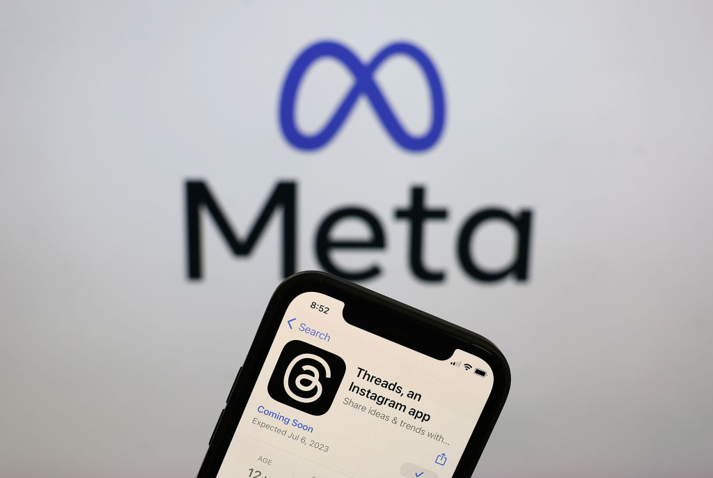 苹果公司（Apple）据报已遵守中国大陆政府的命令，19日起将Meta旗下的WhatsApp和Threads从大陆的应用程式商店App Store下架。(Getty Images)