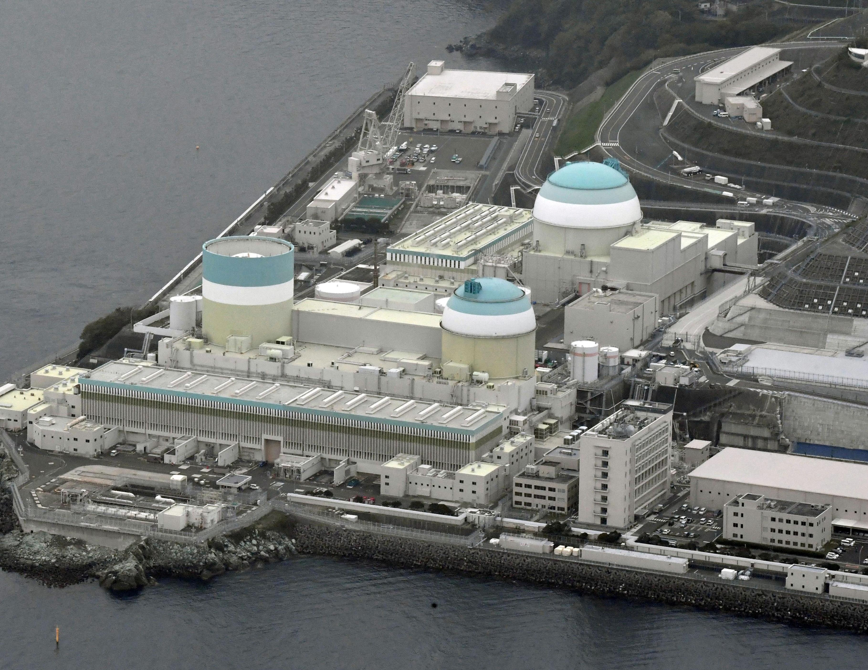 日本东京电力公司今天再次启动福岛第一核电厂的处理水排放入海计划，预计排放约7800吨核废水，持续至5月7日。路透