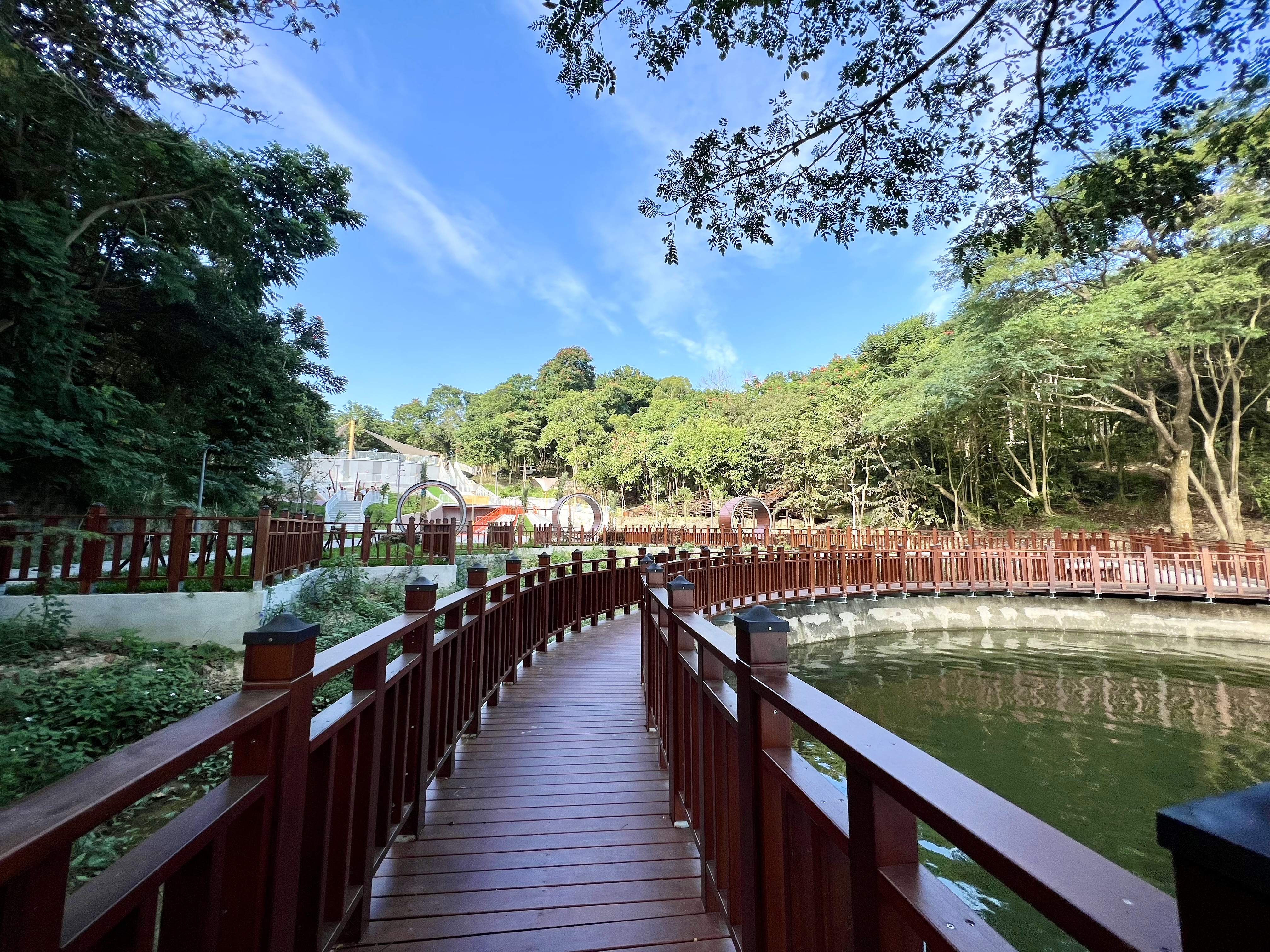 亲水栈道一览湖光景色。图／台南市观旅局提供