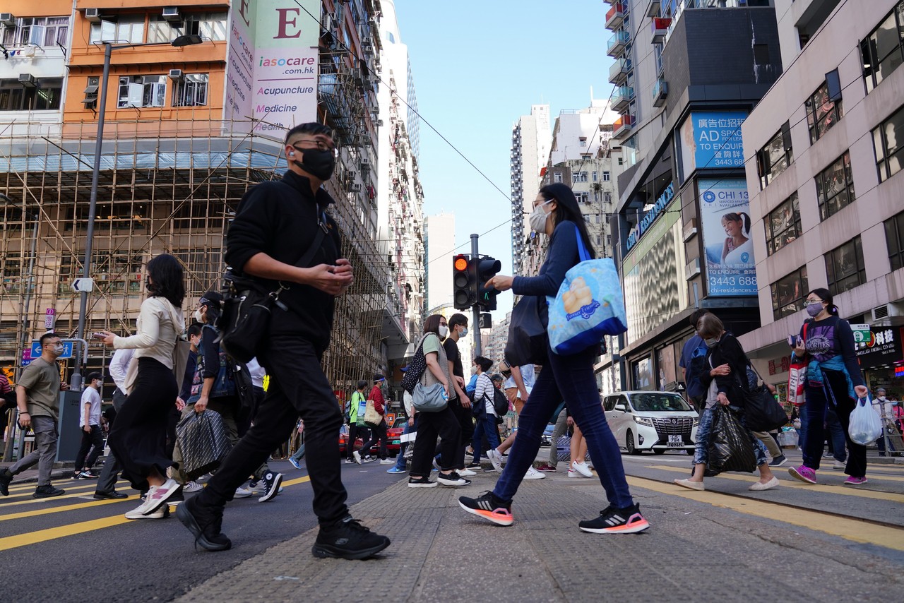 有居港超过10年的大陆女网红便于社交平台上表示，香港是到处都「面斥不雅」的社会，有不同的规矩，更教大陆游客有关香港的4大潜规则！中新社