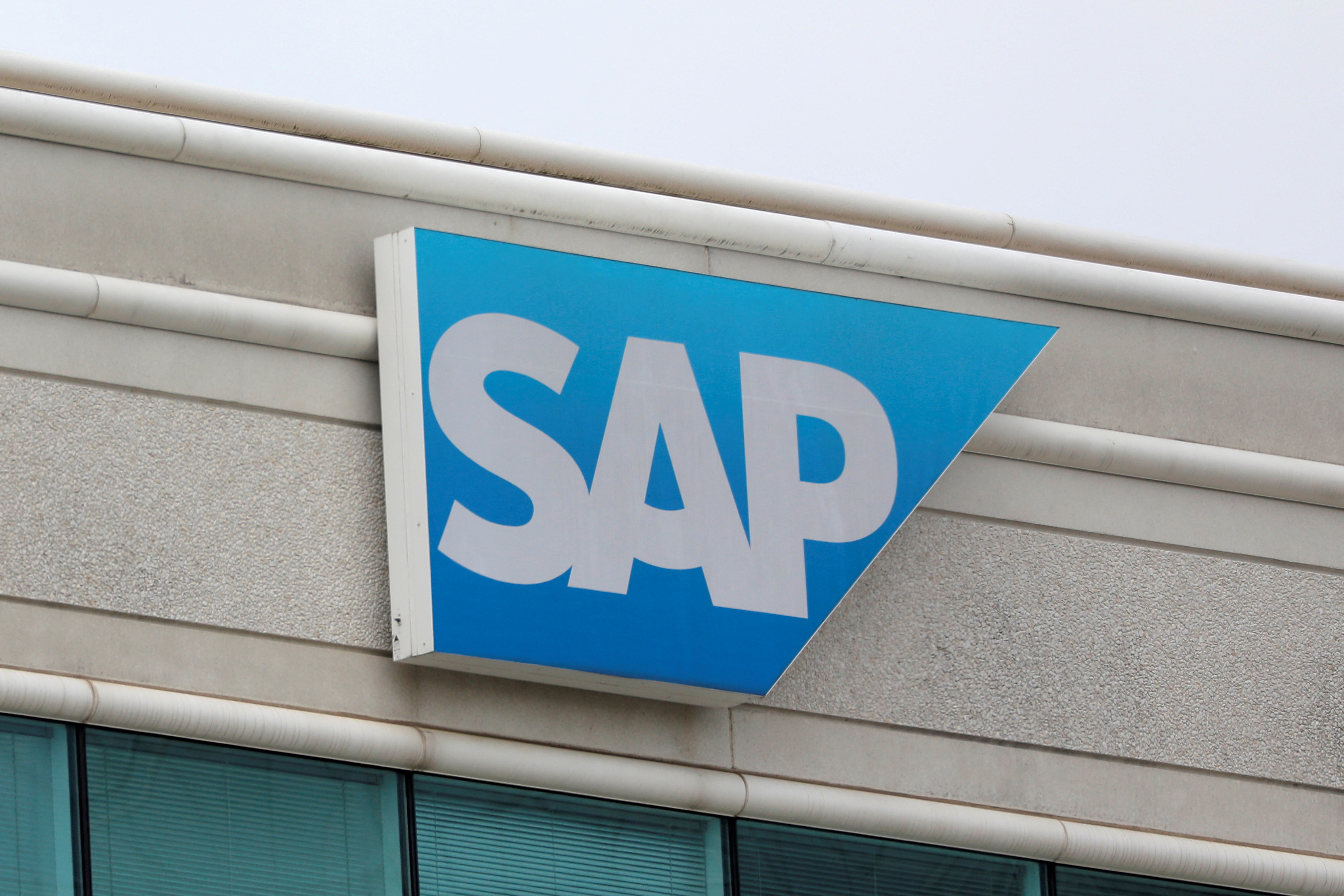 SAP 云端积压订单成长28%，达到142亿欧元，创下了历史最大成长。路透