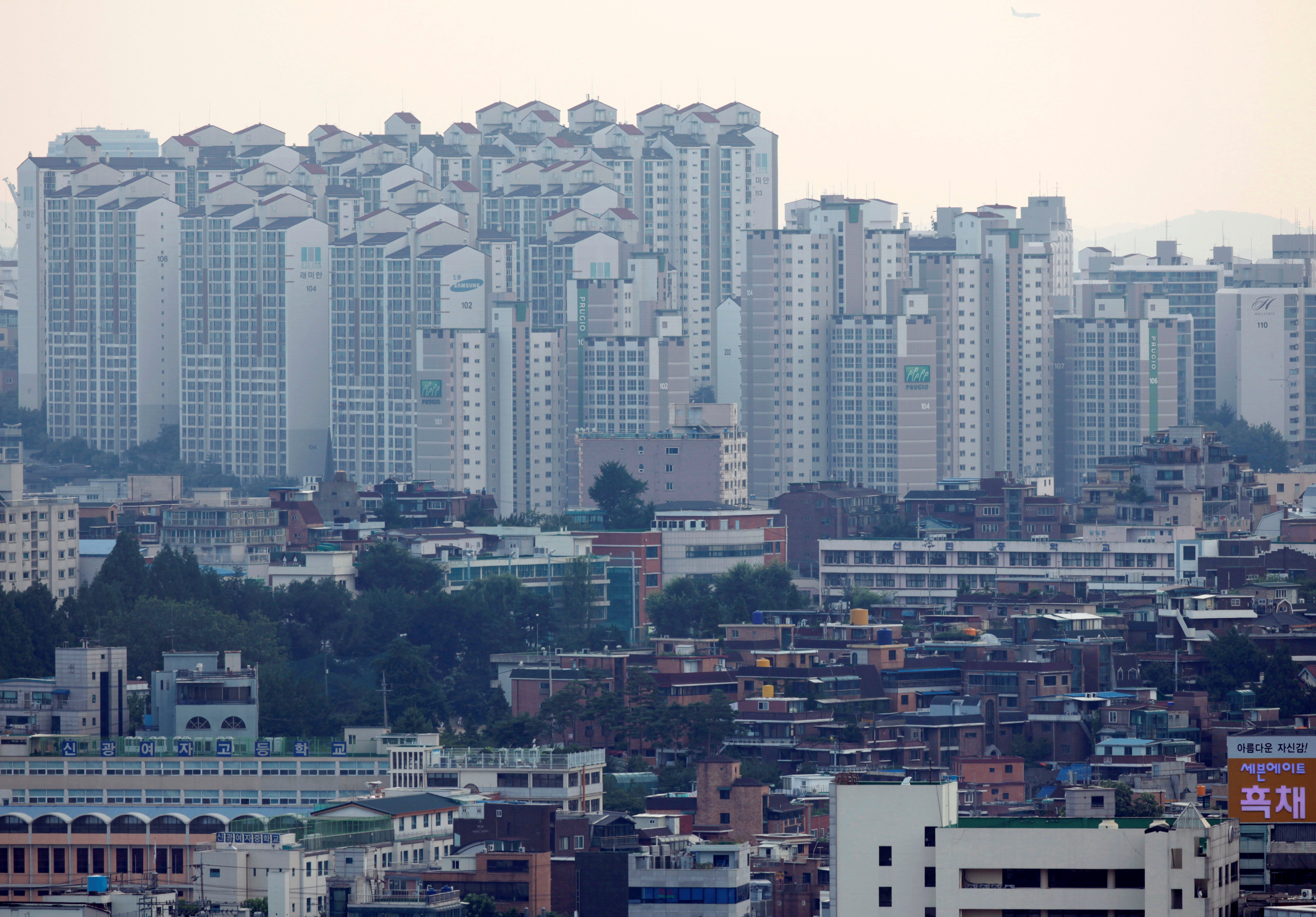 南韩影子银行面临房地产放贷部位的压力。路透