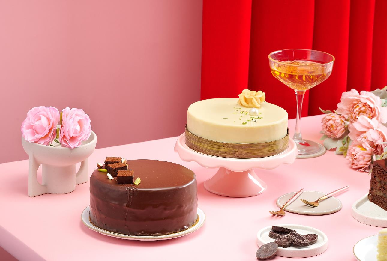 裕元花园酒店今年推出两款限定母亲节蛋糕。图／裕元花园酒店提供