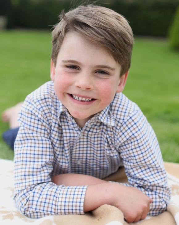 英国威廉王子与凯特王妃官邸肯辛顿宫23日在社群媒体发布一张路易王子的照片，以纪念他的6岁生日，并强调这张照片绝对「没有修图」。取自IG