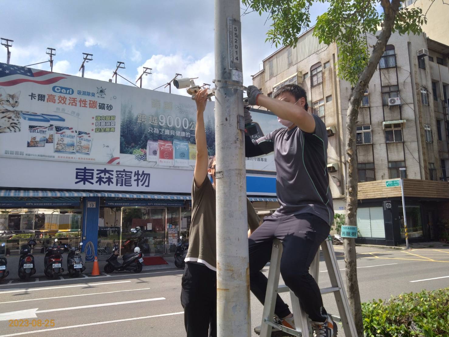 新竹市环保局持续针对乱丢垃圾热点路段加装科技执法监视器，要让违规无所遁形。图／新竹市环保局提供