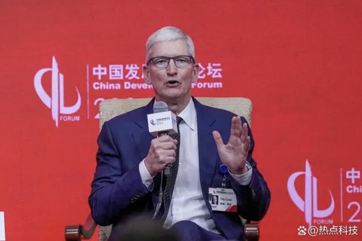 苹果公司首席执行官库克（Tim Cook）3月访华，承诺会让头戴式电子装置产品Vision Pro在今年年内于中国市场上市。（图／取自热点科技）