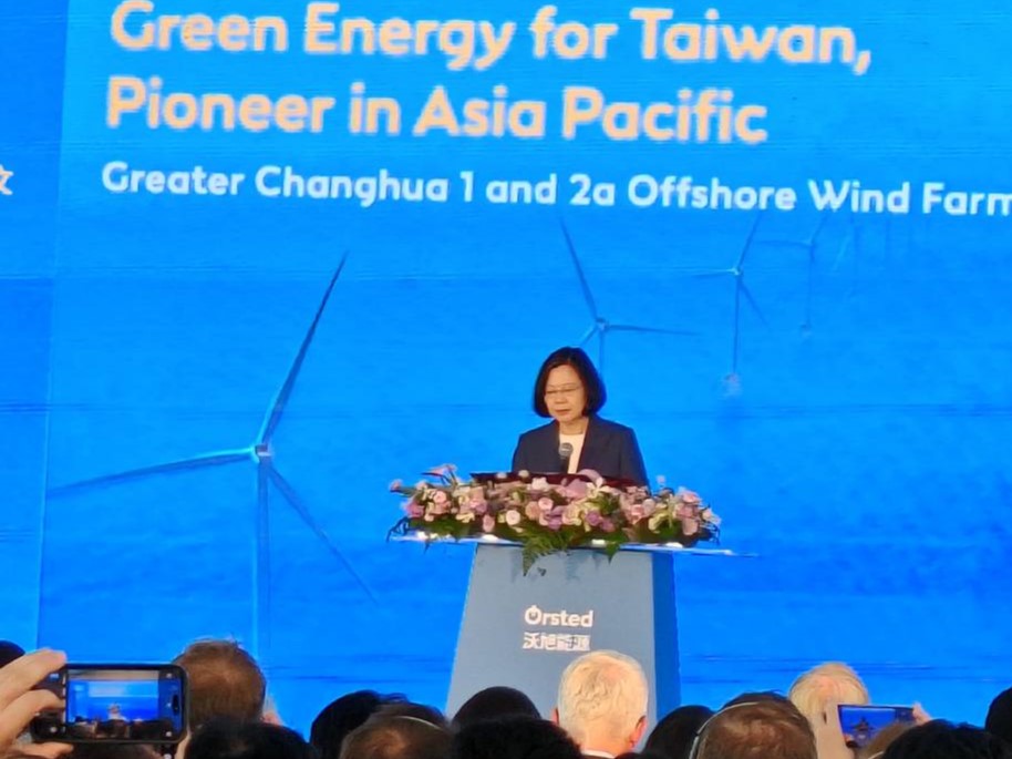 总统蔡英文表示，预计今年底前，风机座数将超过300座，台湾不只领先亚太，在全世界也名列前茅。记者陈俪方／摄影