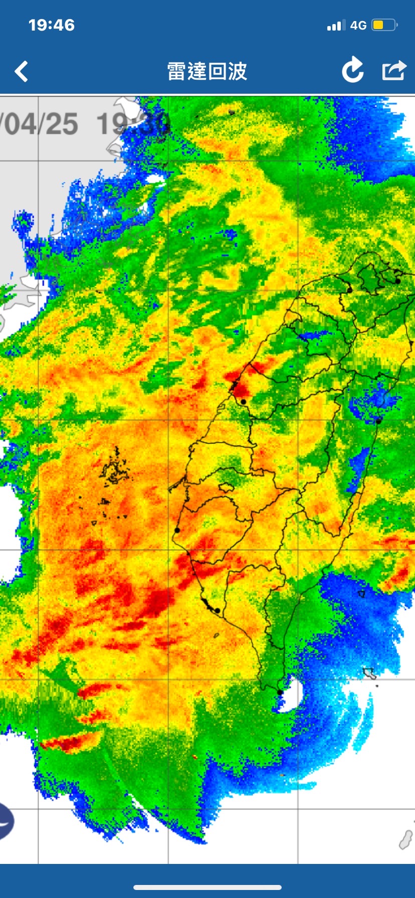 雷达回波图显示高雄、台南地区今晚8时许，笼罩在强烈雨势之中。图／高雄气象站提供
