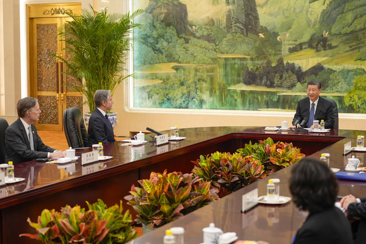 大陆国家主席习近平与美国国务卿布林肯2023年6月于北京人民大会堂福建厅会晤。