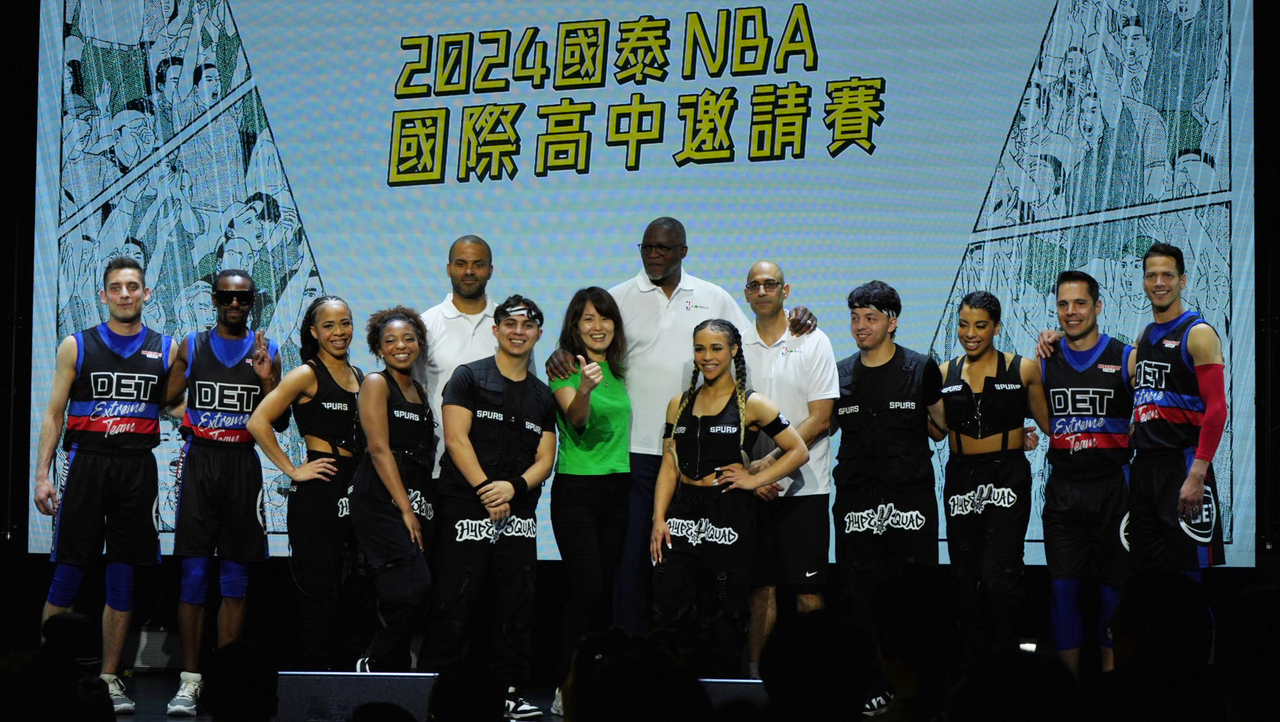 「2024国泰NBA国际高中邀请赛」力邀两位传奇巨星Tony Parker、Dominique Wilkins以外，更同时邀请圣安东尼奥马刺啦啦队（Spurs Hype Squad）与底特律活塞灌篮队（Detroit Pistons Extreme Team）来台演出。实习记者陈立楷/摄影