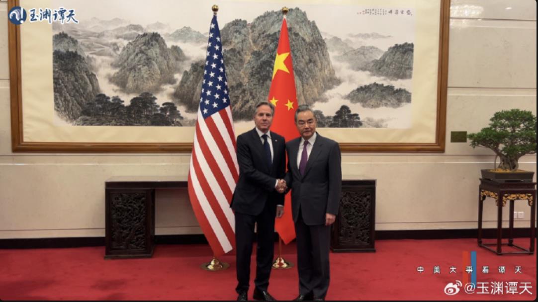 大陆外交部长王毅与美国国务卿布林肯26日上午在北京举行会谈。（图／取自玉渊谭天微博）
