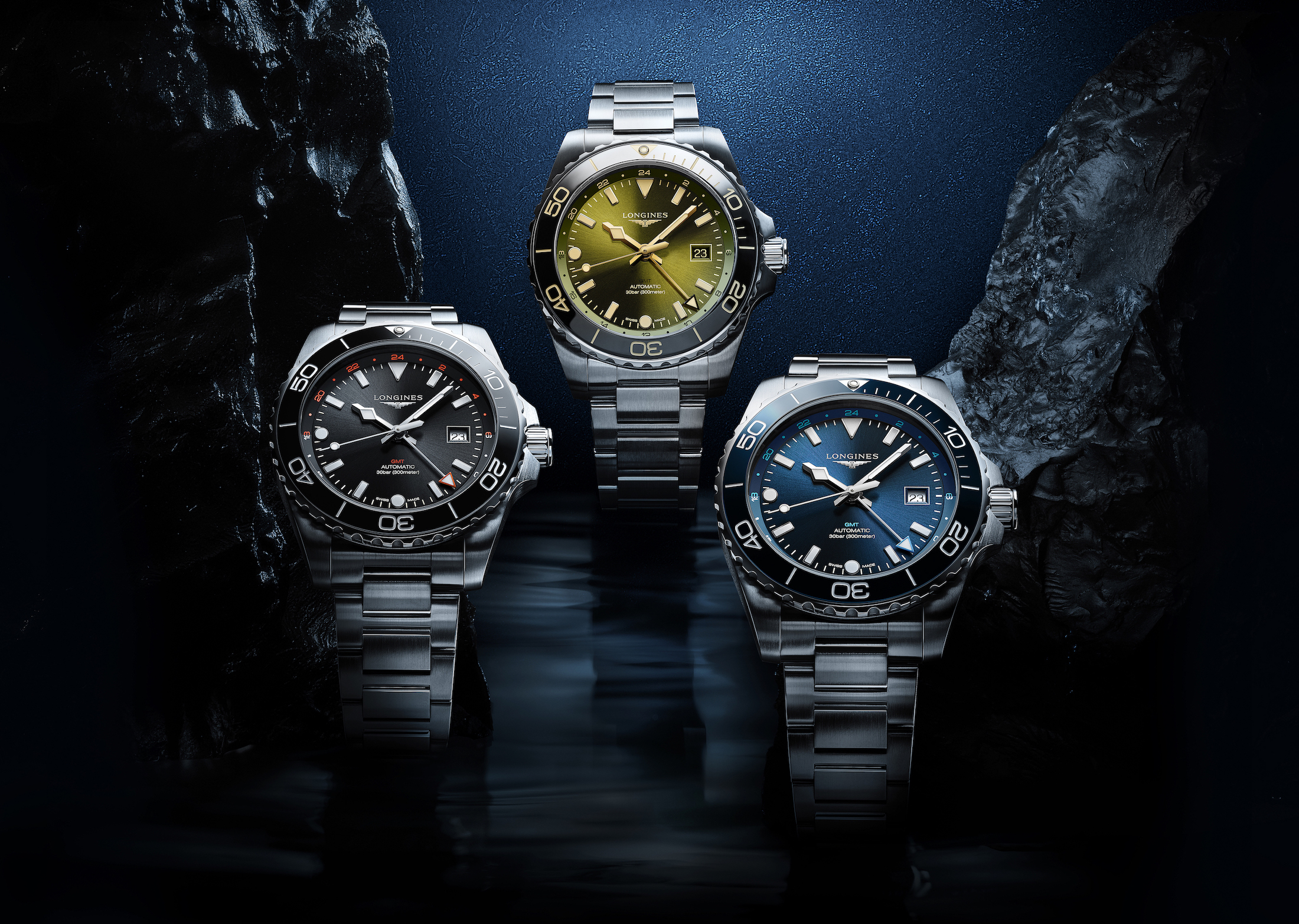 2024年新上市的HydroConquest GMT腕表，共有蓝、绿、黑，三色面盘可选。图／浪琴表提供