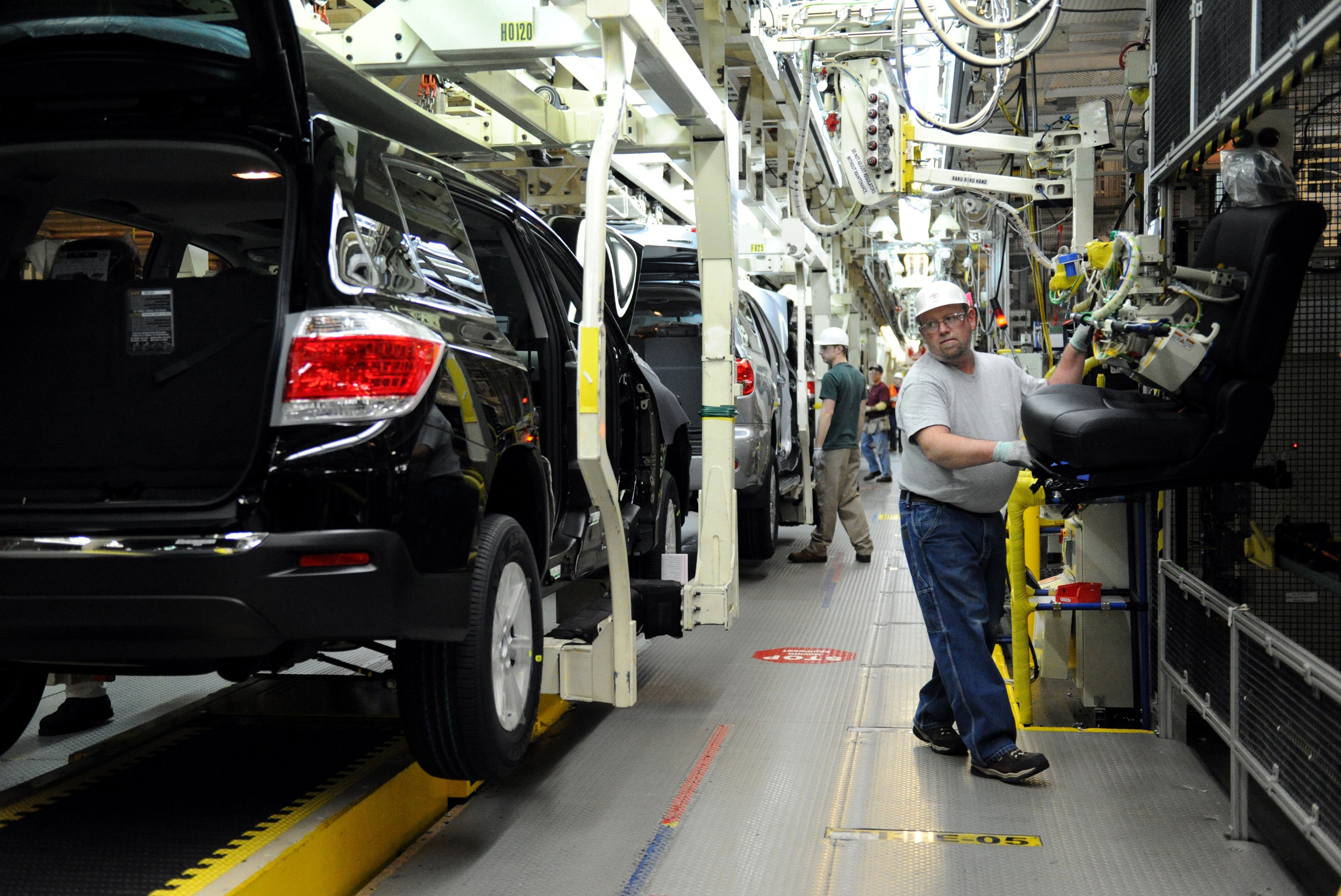 丰田汽车将投资14亿美元，让位于美国印地安那州的工厂自2026年起开始生产电动车。美联社