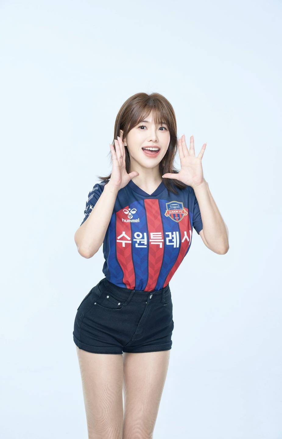 壮壮宣布加盟南韩水原足球俱乐部。图／截自facebook／壮壮 / Ula Shen