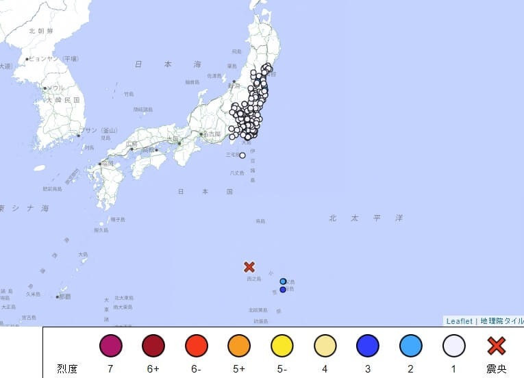 日本小笠原群岛西方外海今天下午5时36分发生推估规模6.9地震，最大震度3级出现在小笠原村，这起地震不会带来海啸威胁。
