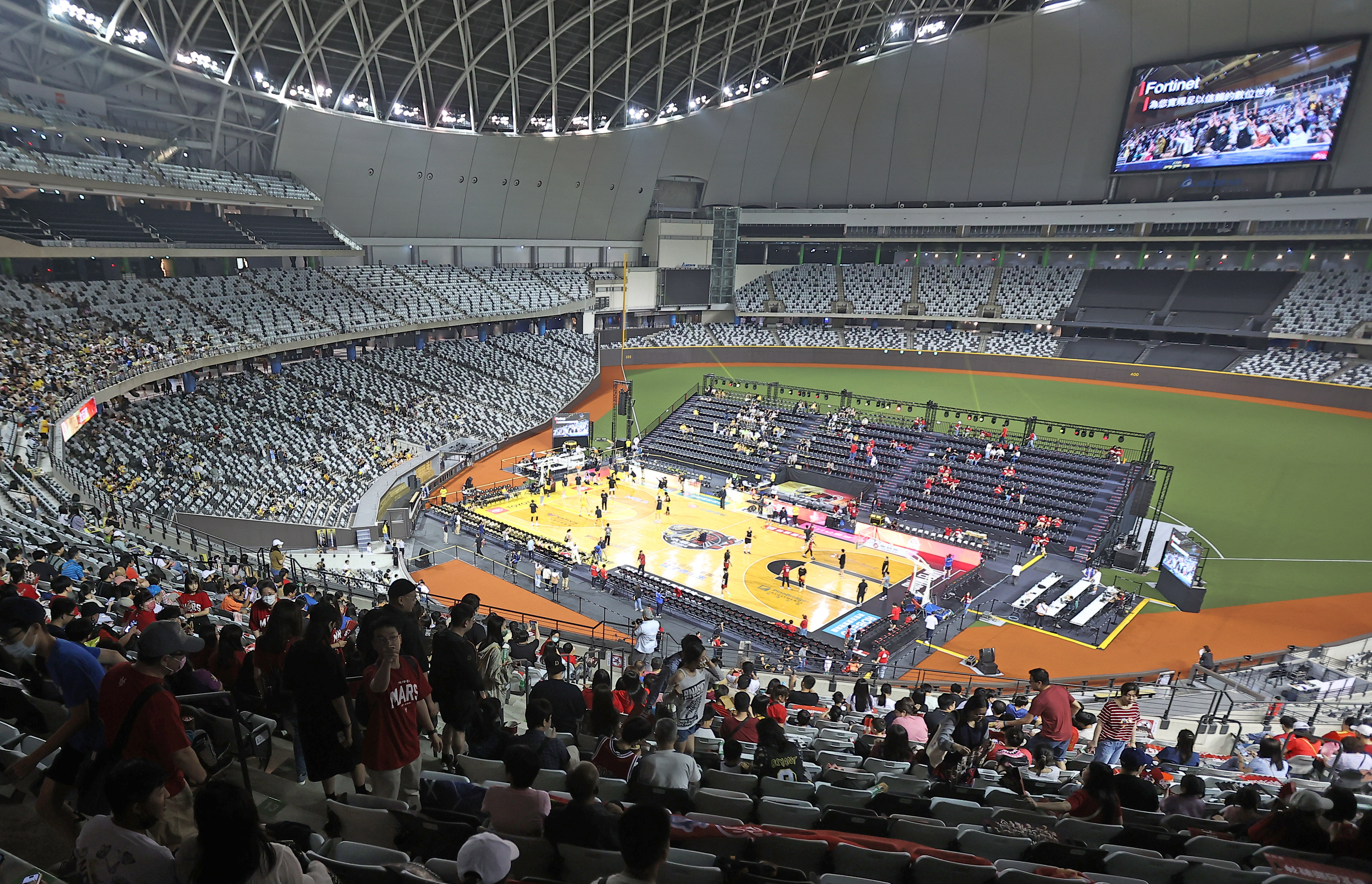 台北大巨蛋日前举办职篮比赛。本报资料照片