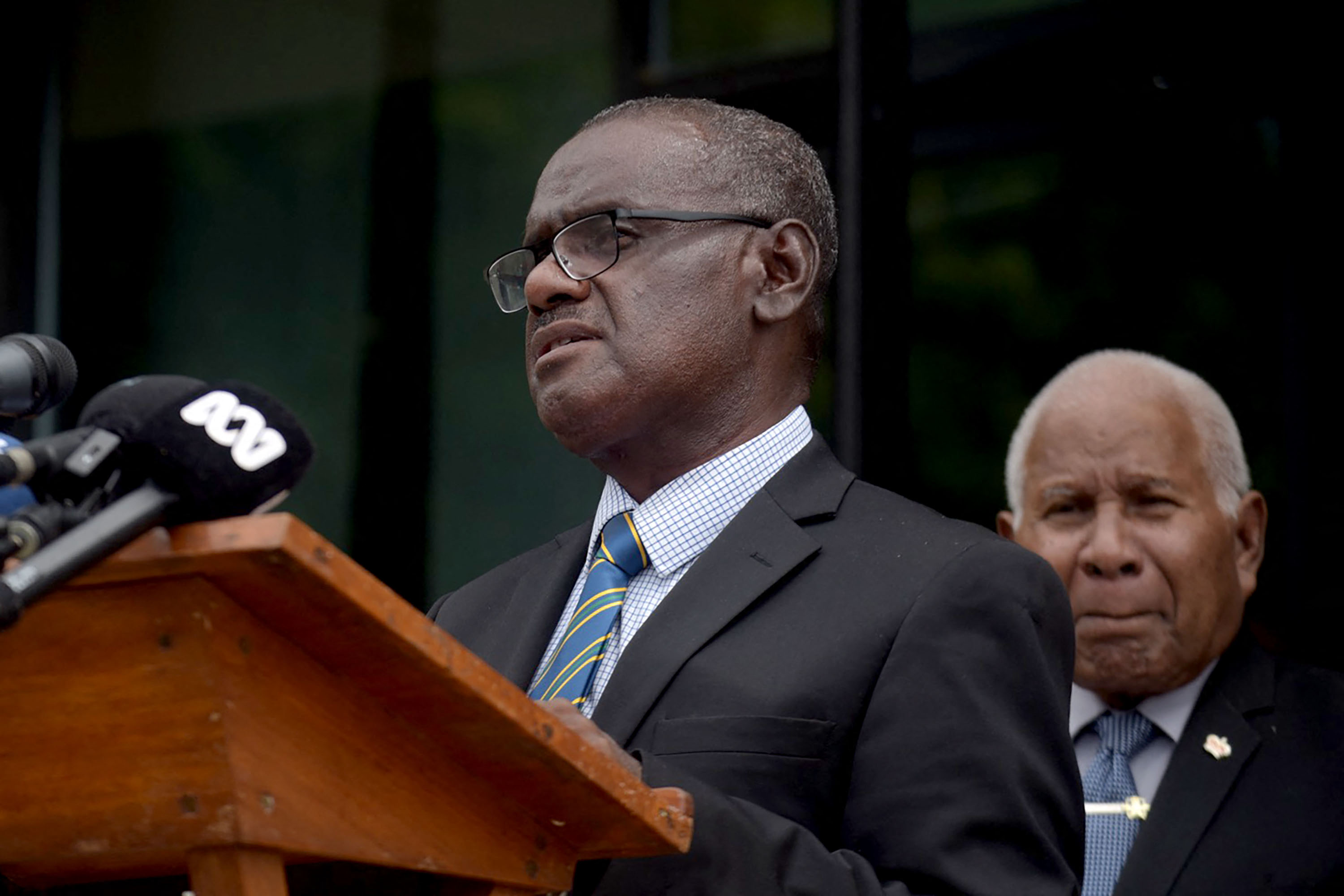南太平洋岛国索罗门群岛新一届国会议员选举新总理，由亲中的前外长马内列（Jeremiah Manele）当选。法新社