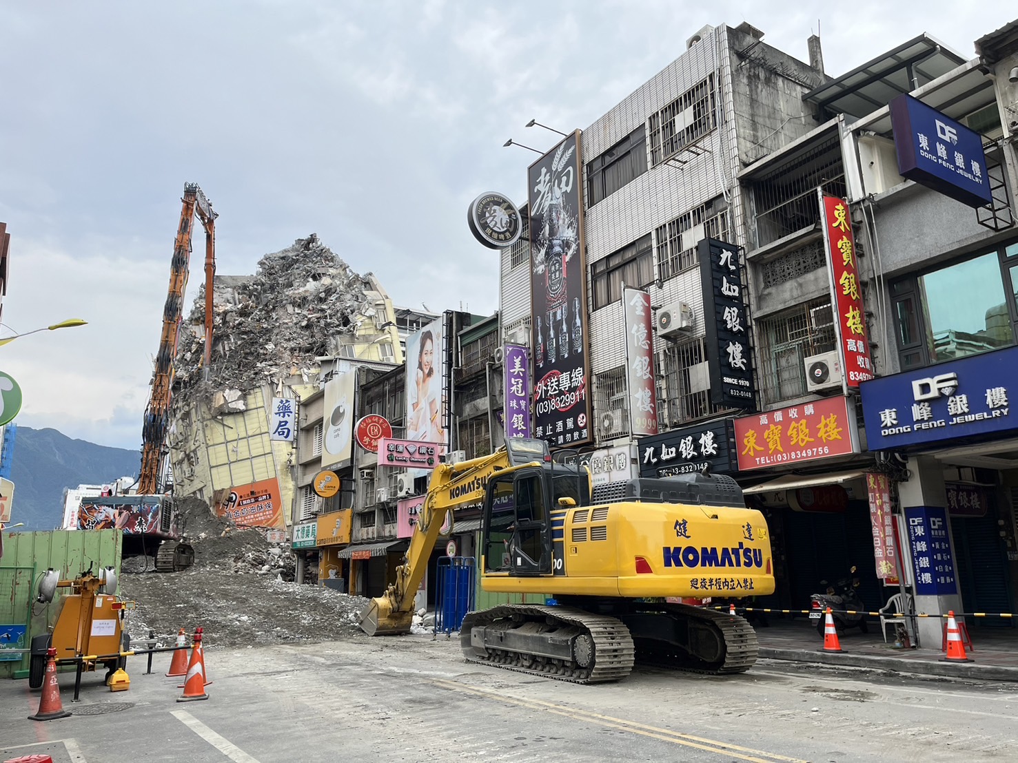 花莲富凯饭店被震倒，已经拆除。本报资料照片