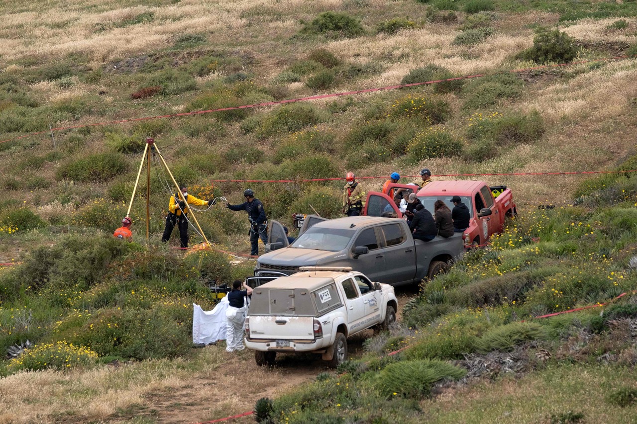 调查人员今天表示，在墨西哥下加利福尼亚州悬崖顶发现的3具尸体，很可能是前来冲浪失踪的一对澳洲兄弟和一名美国人。法新社