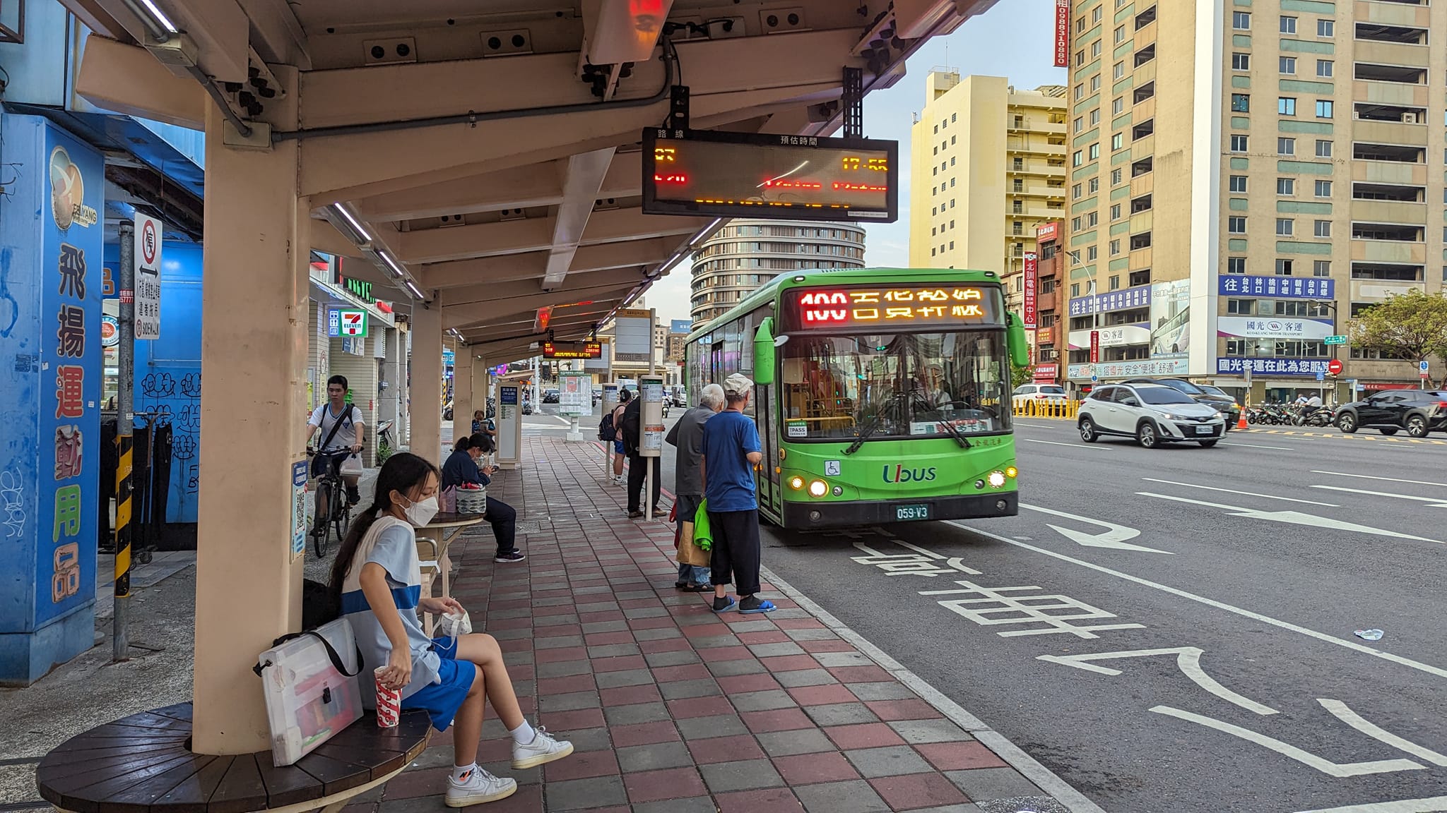 高雄市交通局持续检讨公车路网，9月将进行全面性公车路线调整。记者潘奕言／摄影