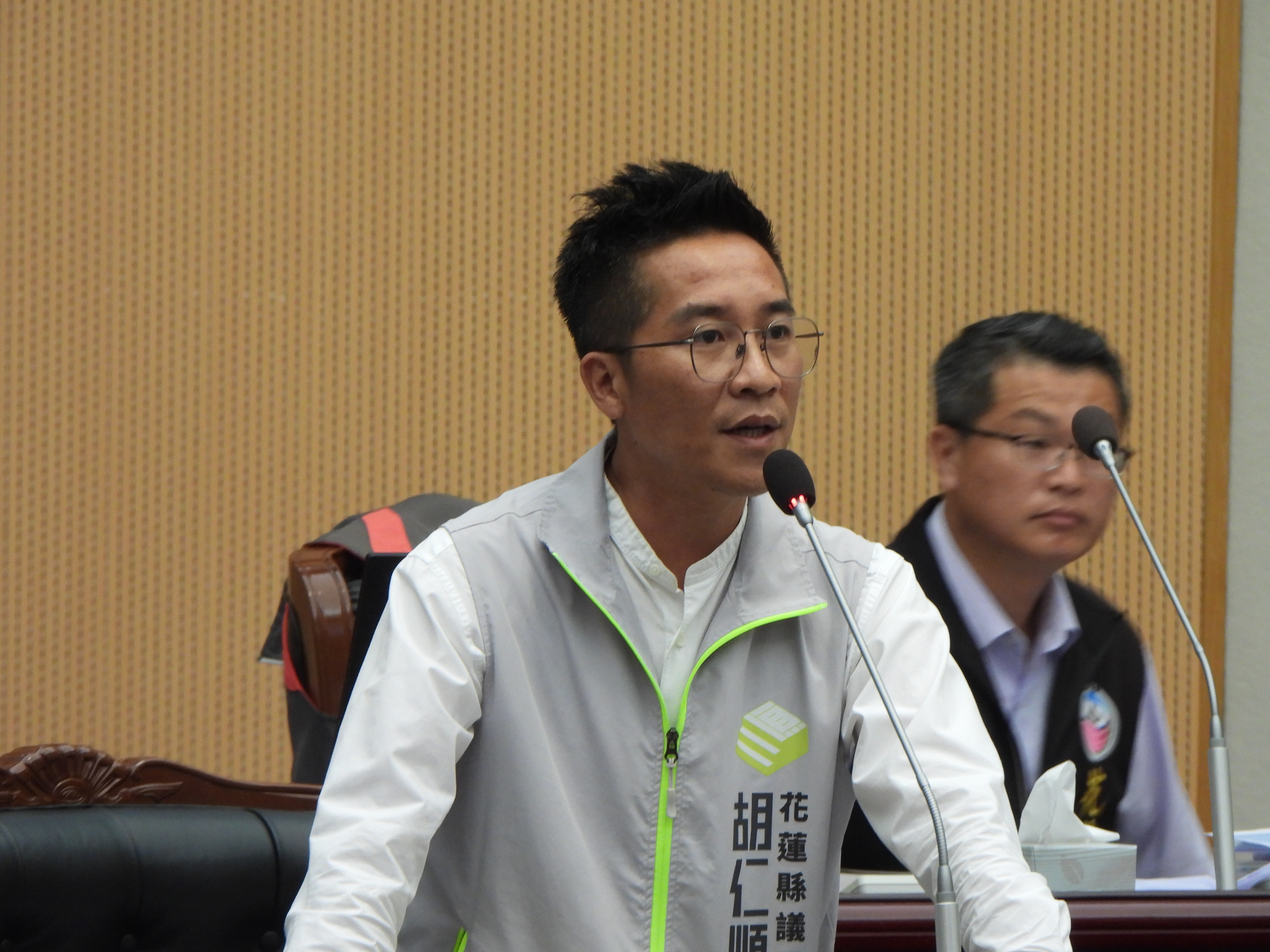 民进党花莲县议员胡仁顺表示，针对柯建铭在立法院的发言，纵使是敬重的同党前辈，仍要大声说「我们不能接受」。记者王思慧／摄影