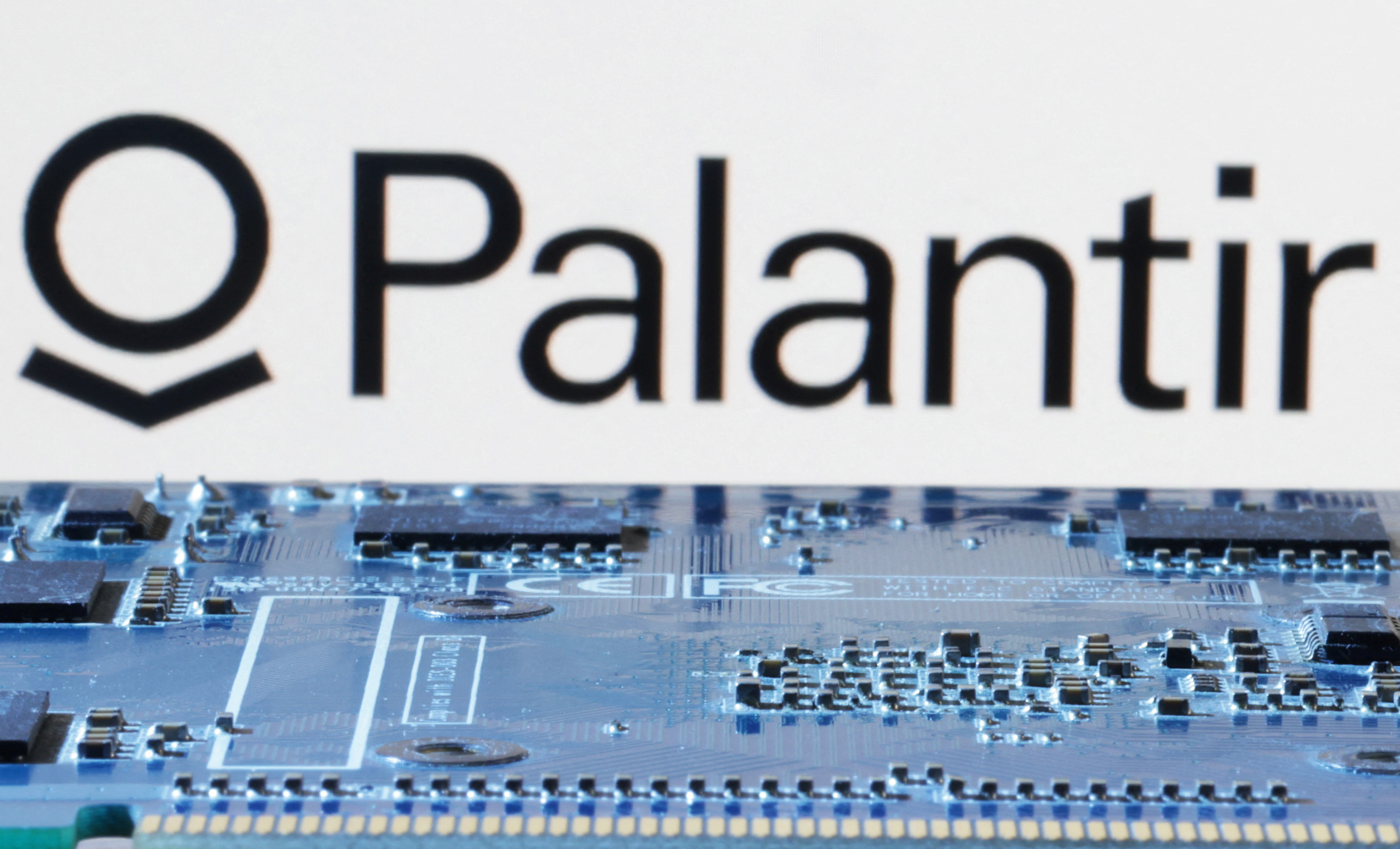 AI软体公司Palantir业绩展望无法满足期待，盘后大跌11%。路透