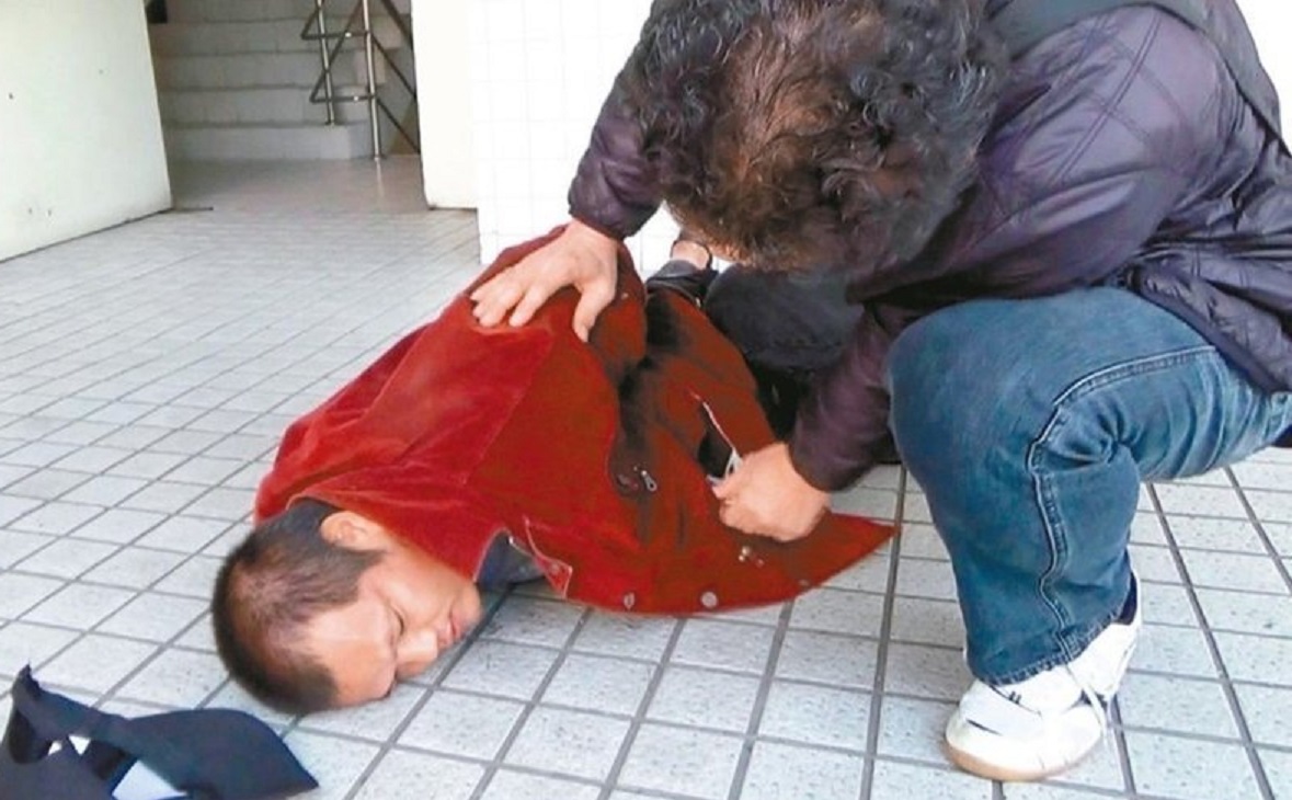 高雄男子刘志明7年前涉持铁锤击杀素昧平生的退休女教师，并劫财、性侵得逞，五度判死，最终更四审逃过死刑。图／本报记者翻摄
