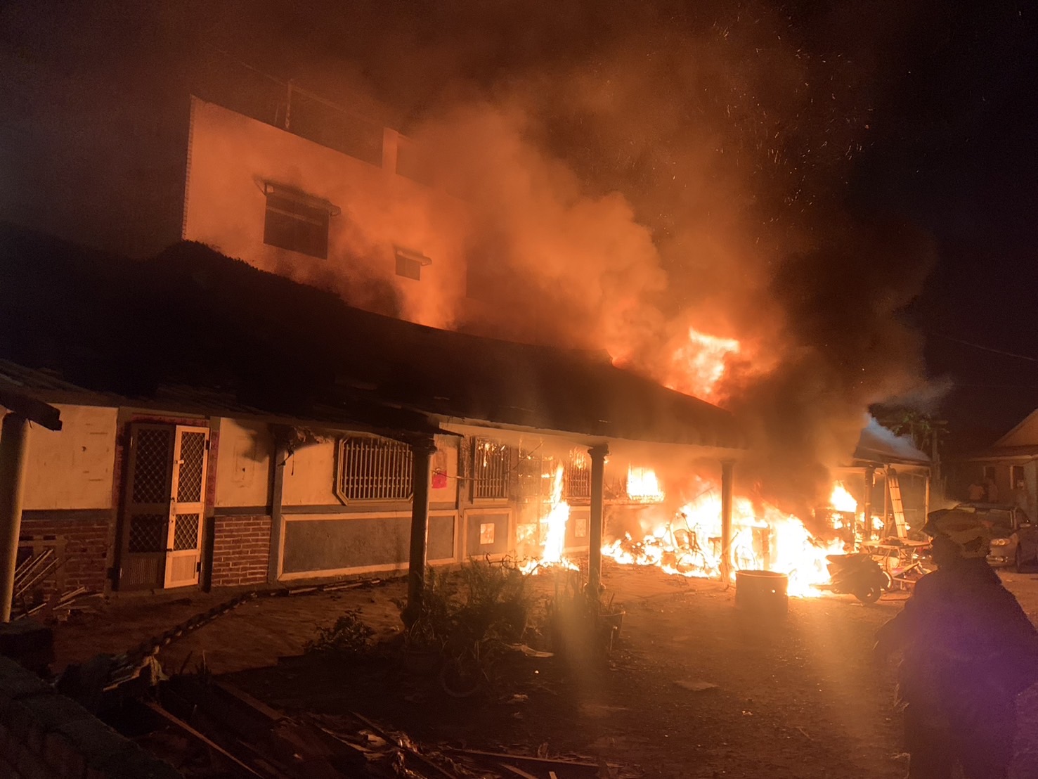 嘉义县太保市1处平房昨晚9点多大火，造成1家7口1大2小身亡。记者黄于凡／翻摄