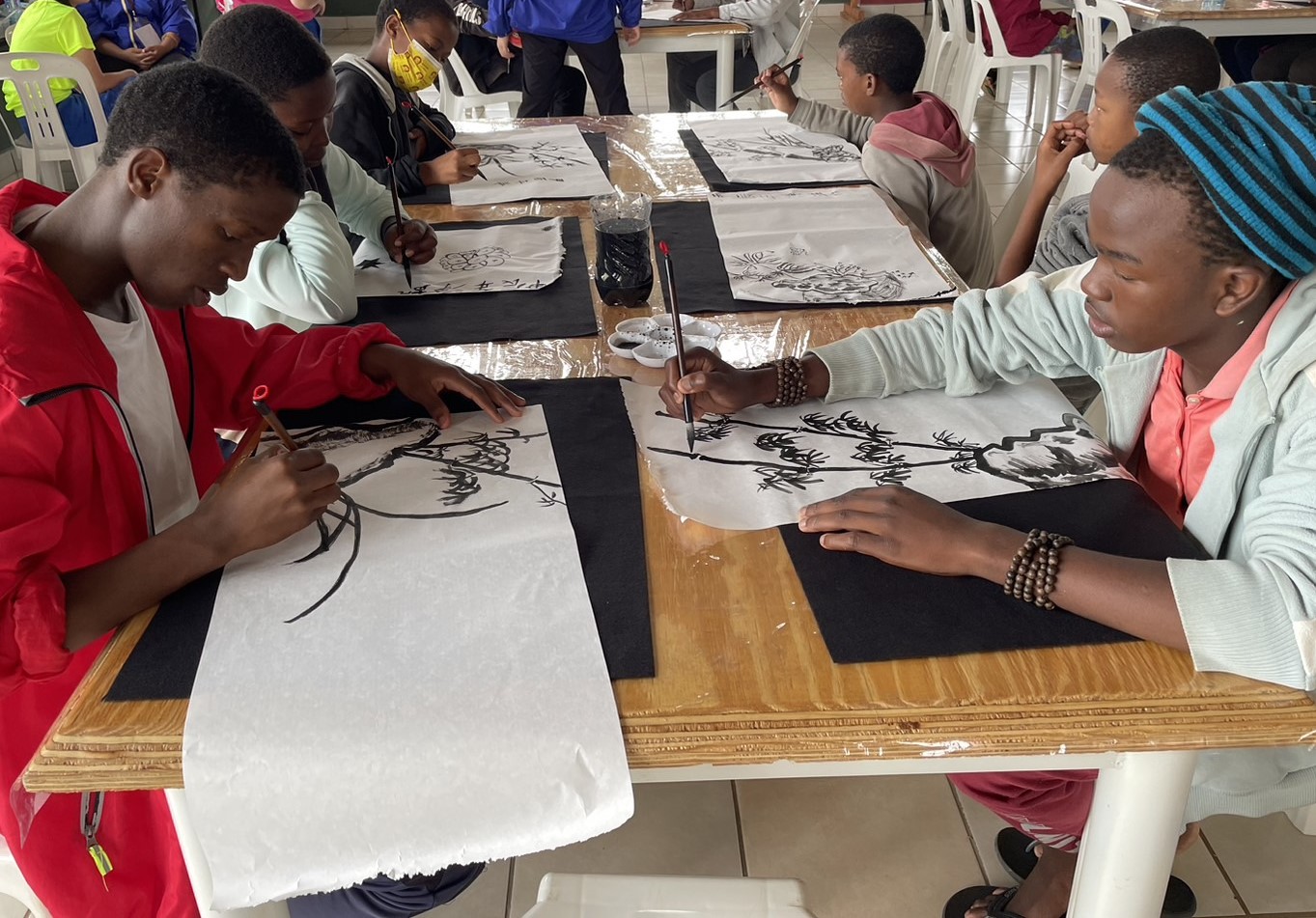 ACC院区学生学习水墨画。图／新北教育局提供