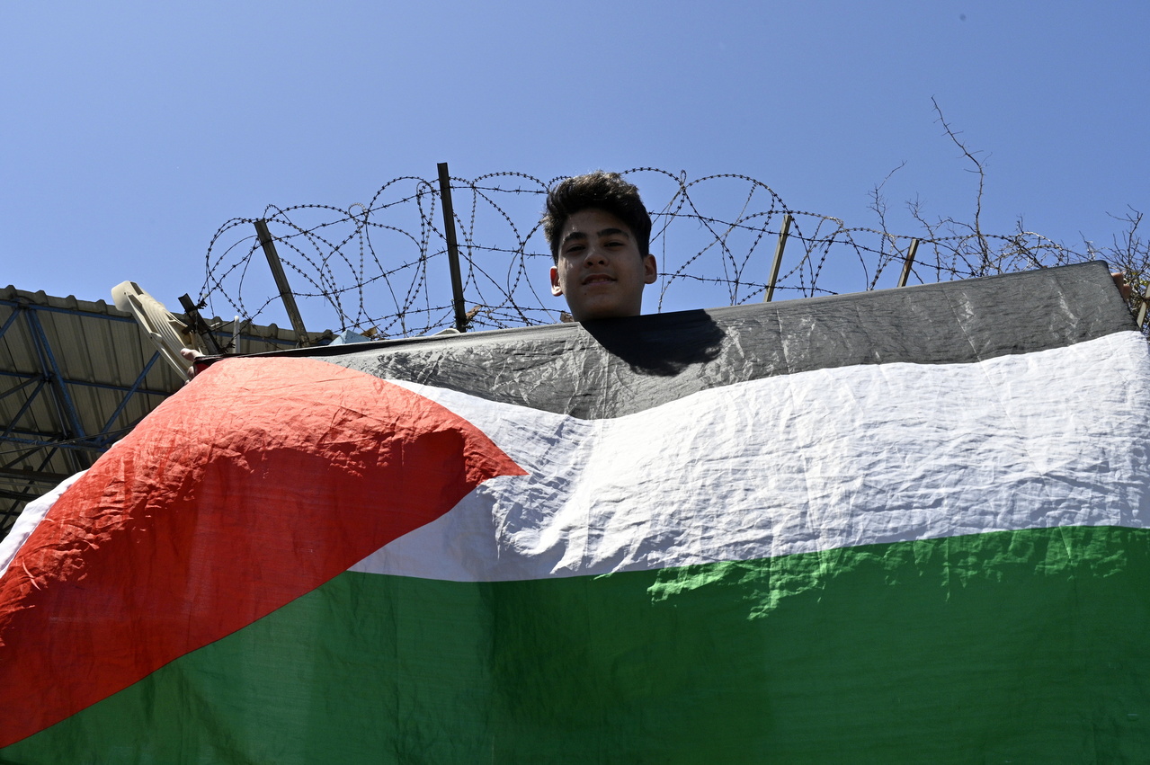 巴勒斯坦现在转向联合国大会，外交官及观察家表示，呼吁让巴勒斯坦正式入联的决议案，有可能赢得广泛多数支持。欧新社