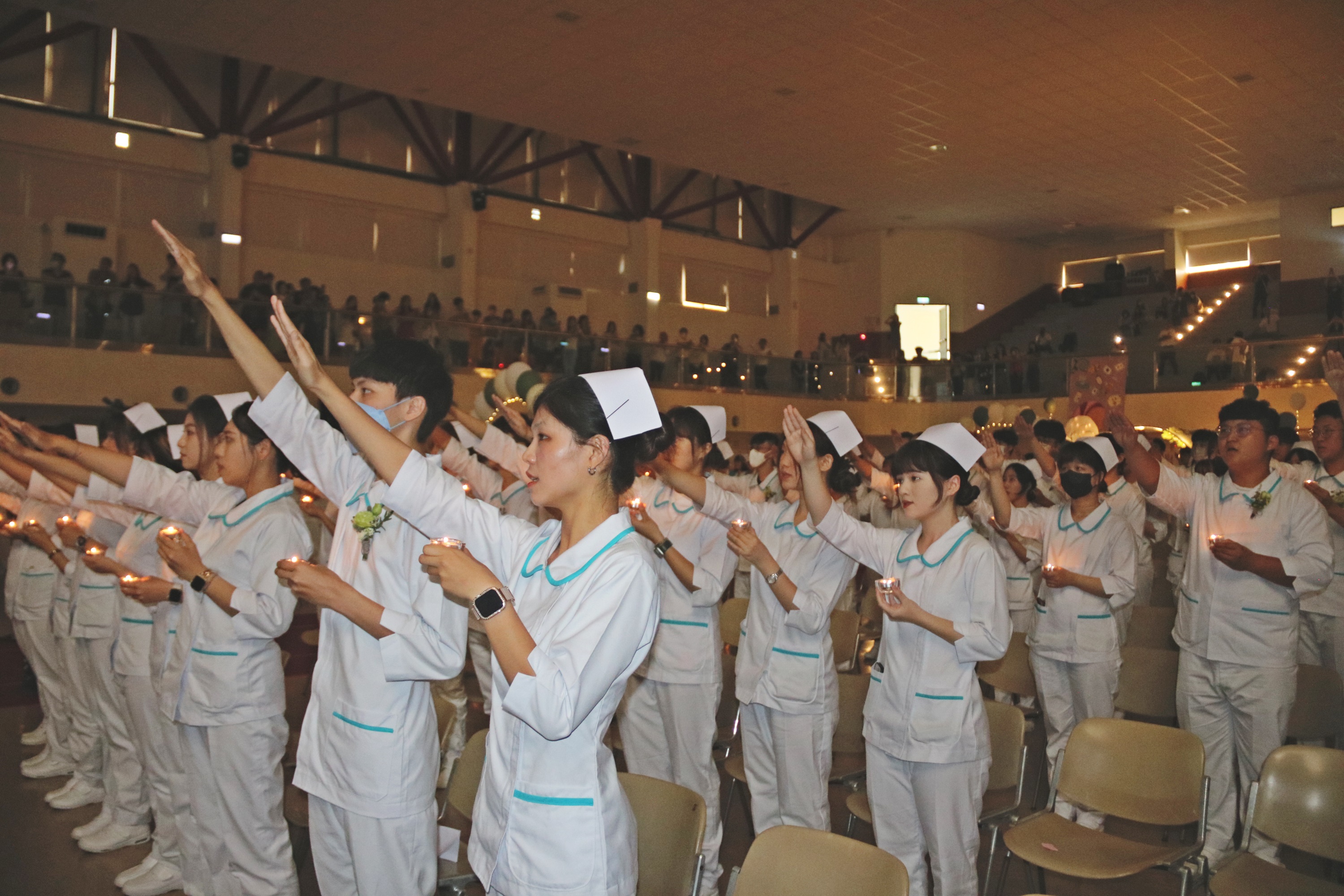弘光科大举办加冠典礼，249位护生宣誓投入护理志业。记者游振升／摄影