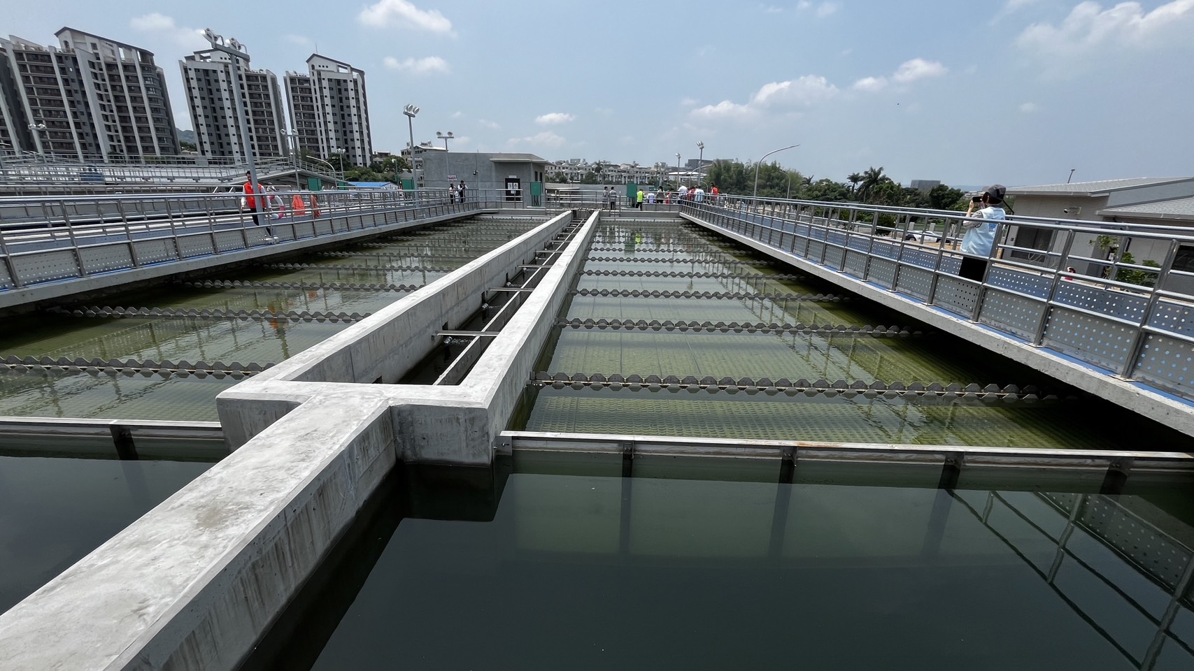 草屯镇净水场已经完工，5月起每日供水量提升到14万吨。记者江良诚／摄影